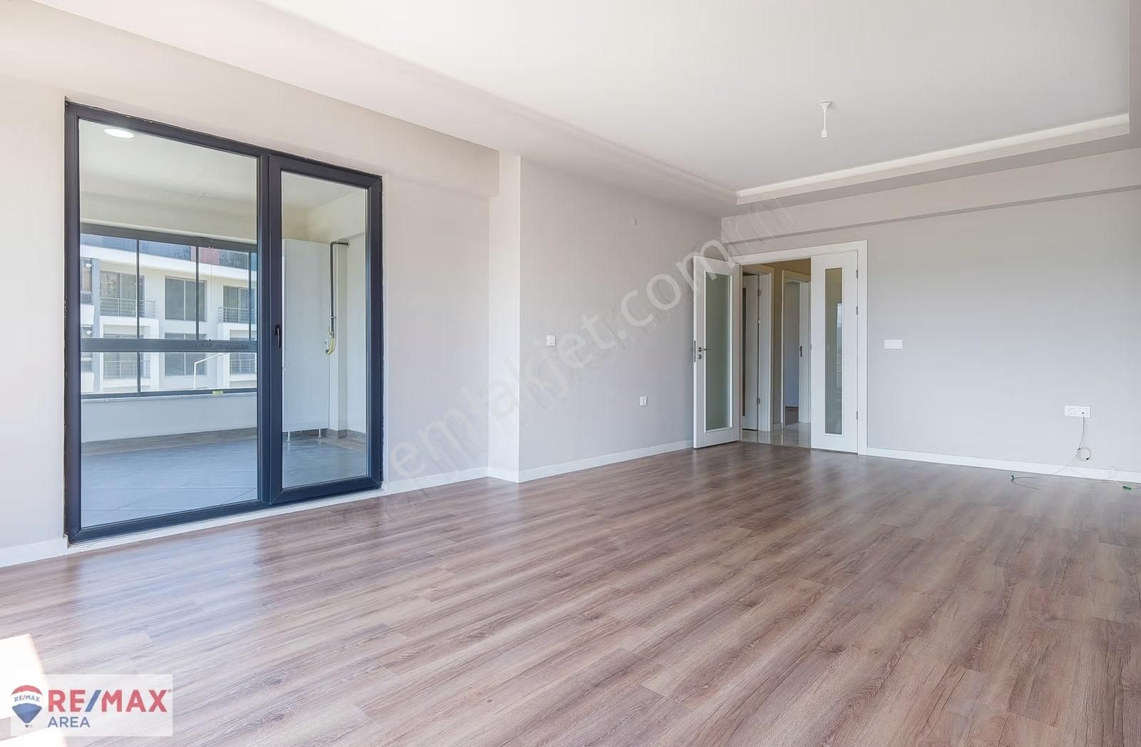 Remax Area Dan Havuzlu Butik Site De Kiralık 3+1 Arakat Daire - Görsel 14