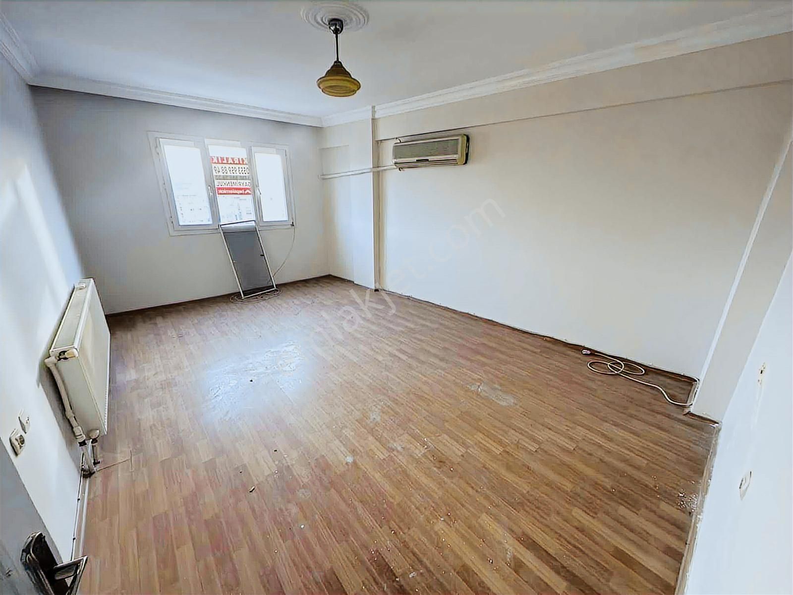 Namlı'dan Cemil Şeboy Tesisleri Karşısı 2+1 Doğalgazlı Balkonlu