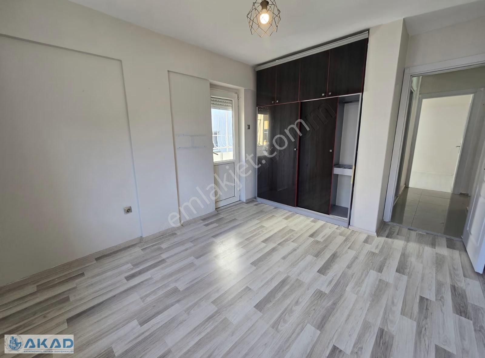 Güzelyalı Okulu Yakını 3+1 Doğalgazlı Otoparklı 130m2 Ara-kat - Görsel 16