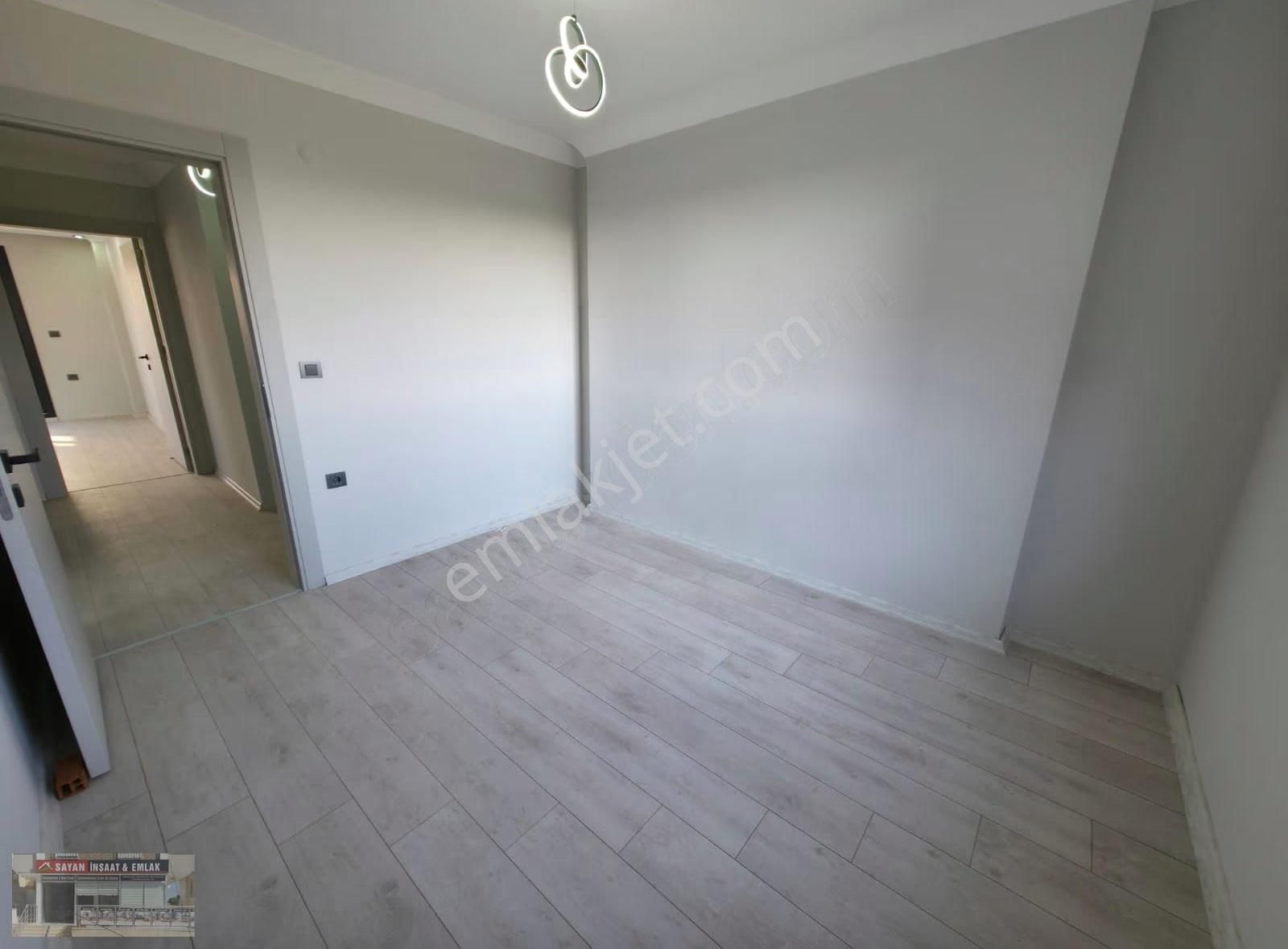 Efeler' De Sıfır Yapı 2+1 Açık Mutfaklı Asansörlü - Görsel 12