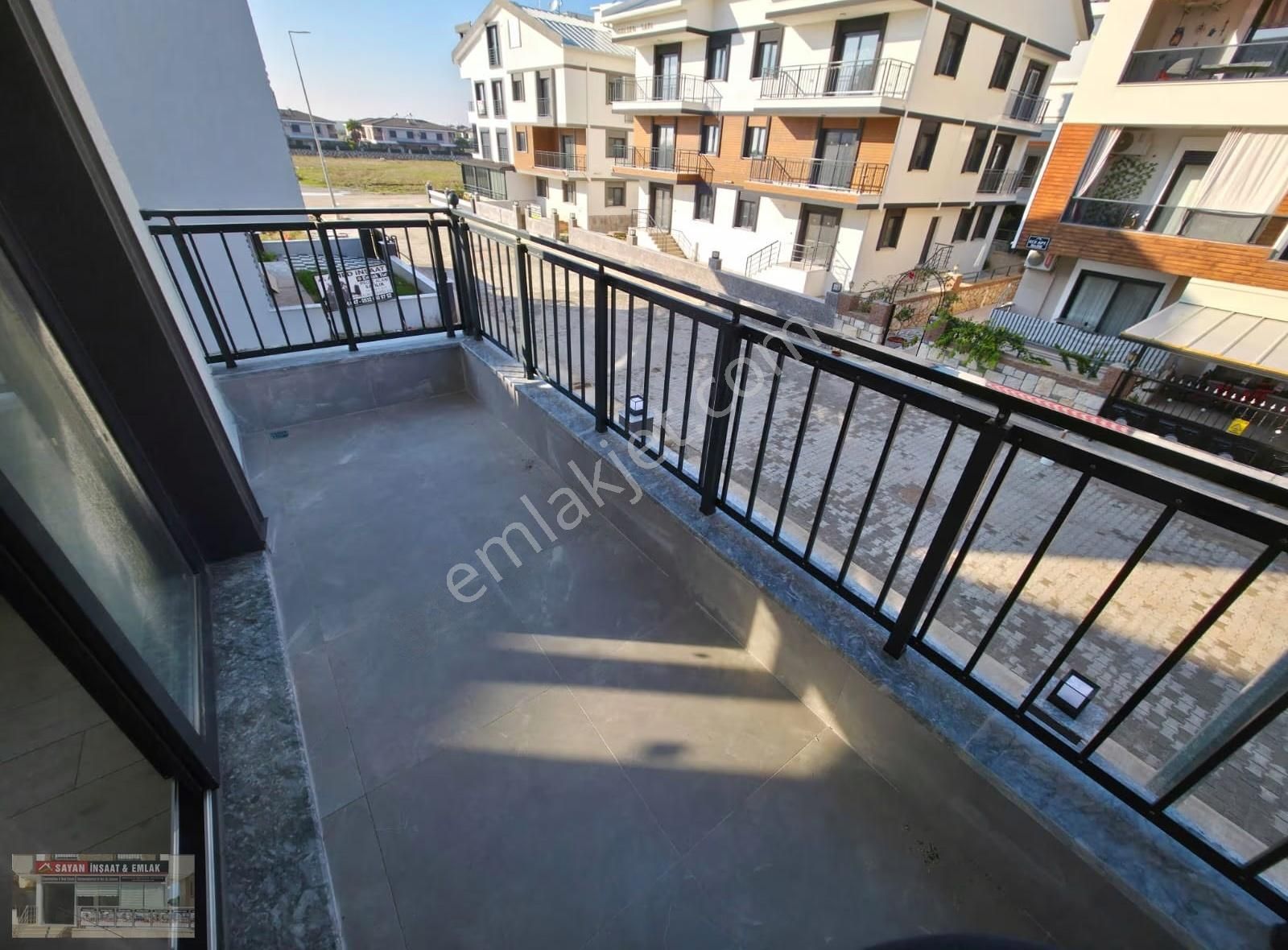 Efeler' De Sıfır Yapı 2+1 Açık Mutfaklı Asansörlü - Görsel 7