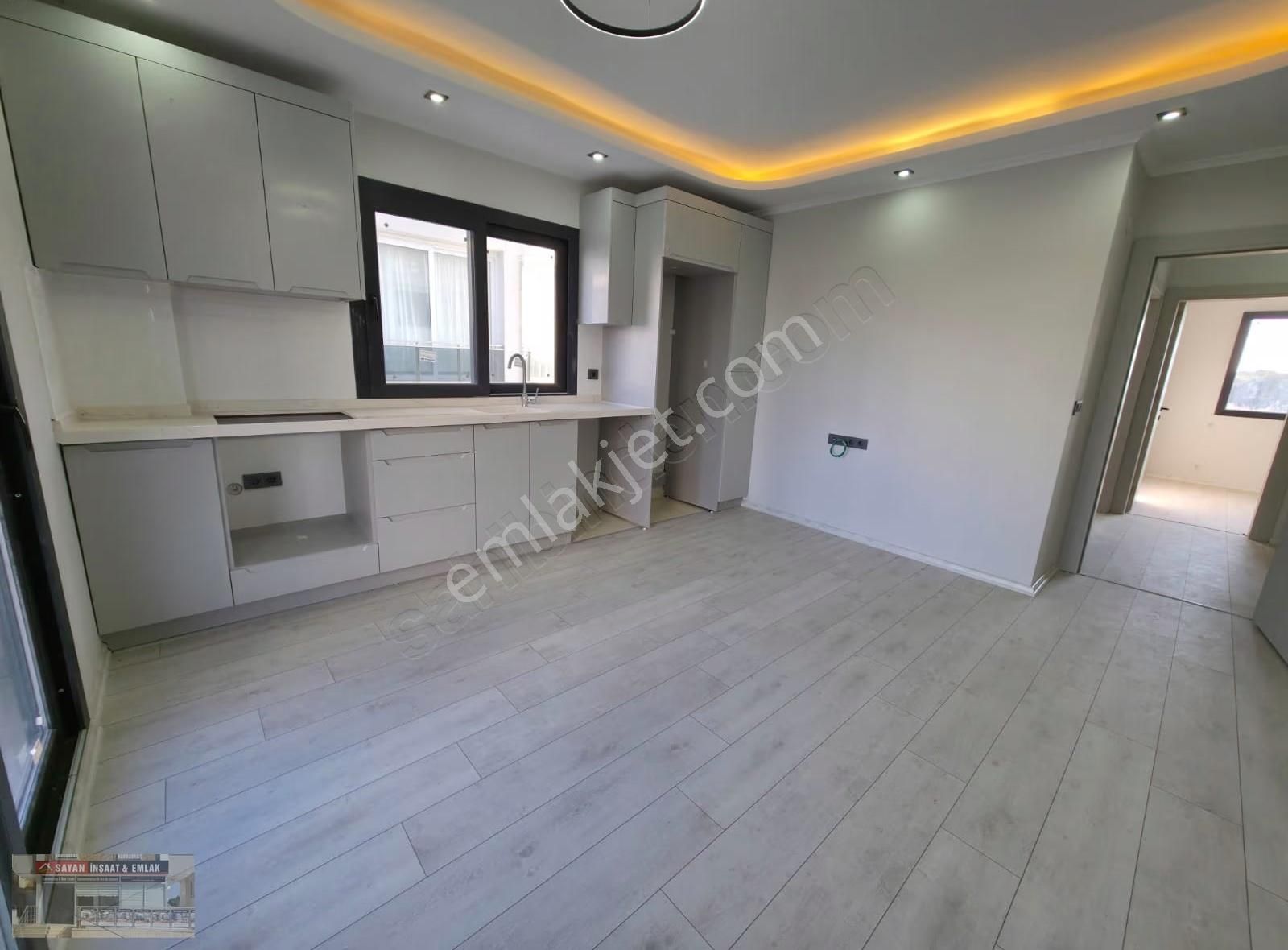 Efeler' De Sıfır Yapı 2+1 Açık Mutfaklı Asansörlü - Görsel 15