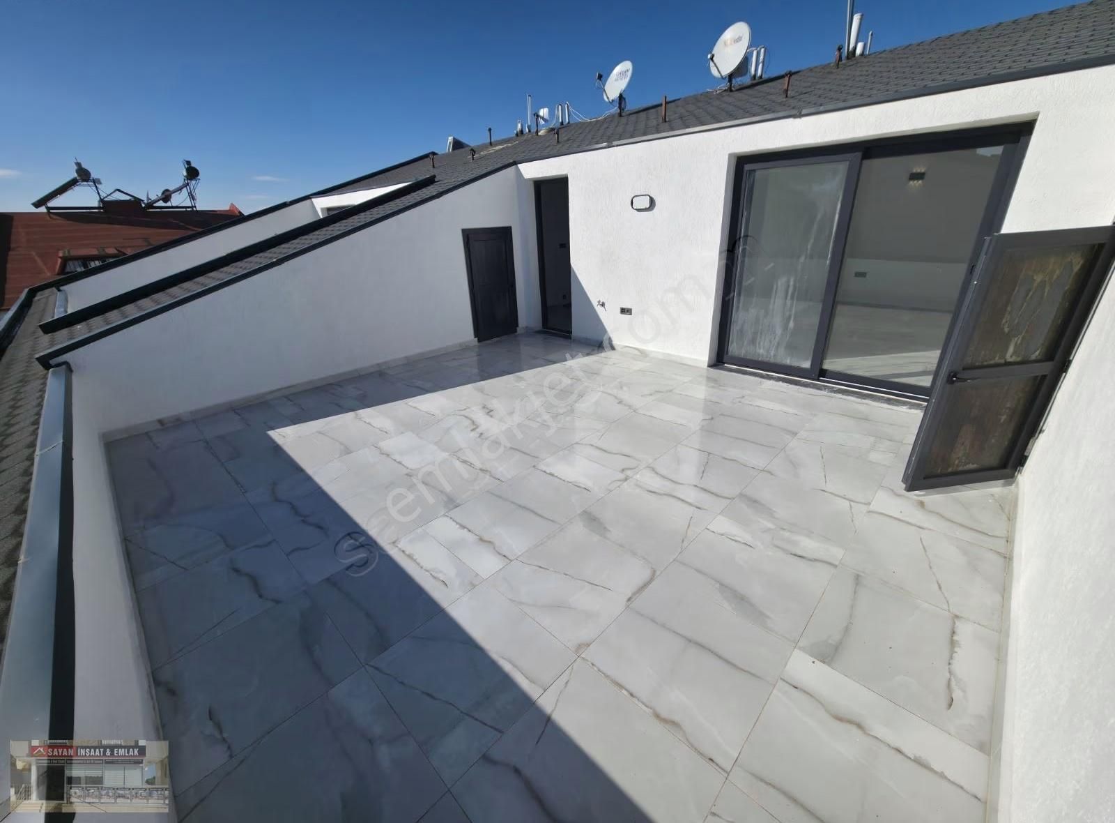 Didim Efeler' De 4+1 Ebeveyn Banyolu Müstakil Havuzlu Ön Cephe - Görsel 24