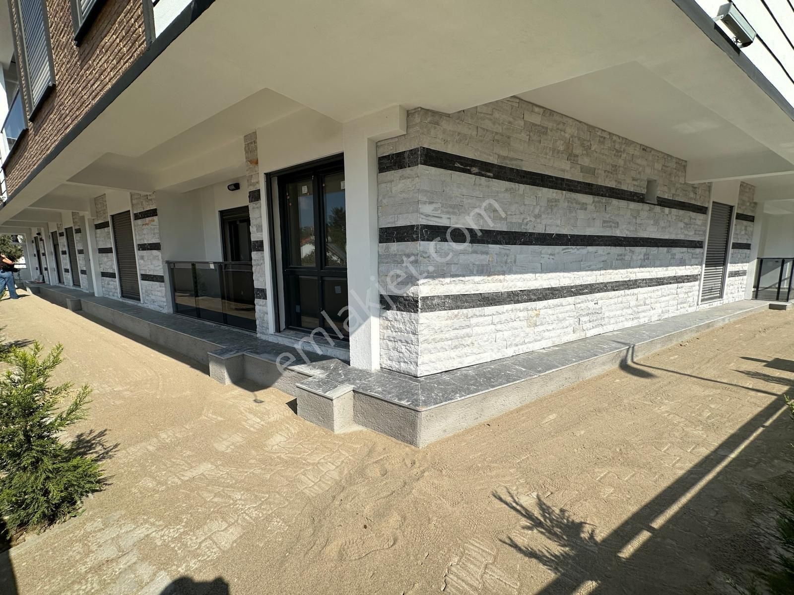 İzmir,ulukent-9-eylül Mahallesinde Satılık 1+1 Lüx Köşe Daire - Görsel 4