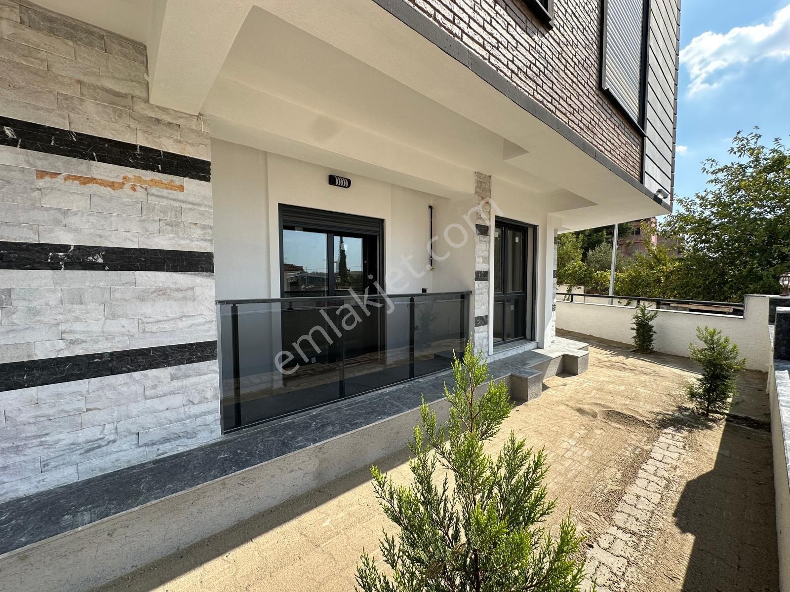 İzmir,ulukent-9-eylül Mahallesinde Satılık 1+1 Lüx Köşe Daire - Görsel 3