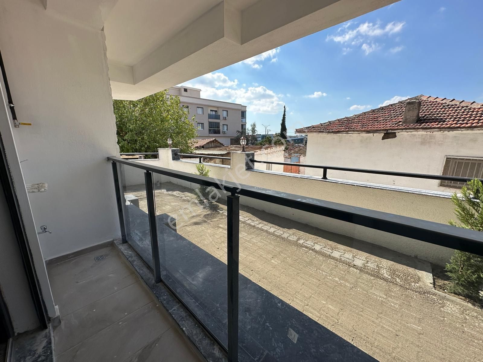 İzmir,ulukent-9-eylül Mahallesinde Satılık 1+1 Lüx Köşe Daire - Görsel 19
