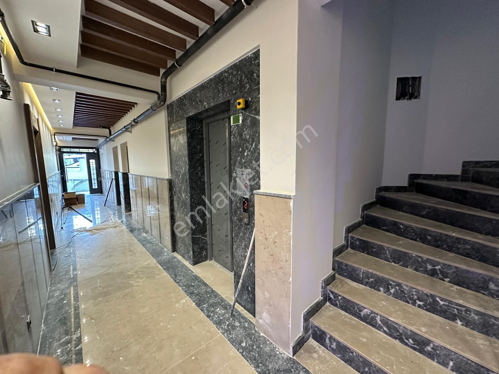 İzmir,ulukent-9-eylül Mahallesinde Satılık 1+1 Lüx Köşe Daire - Görsel 9