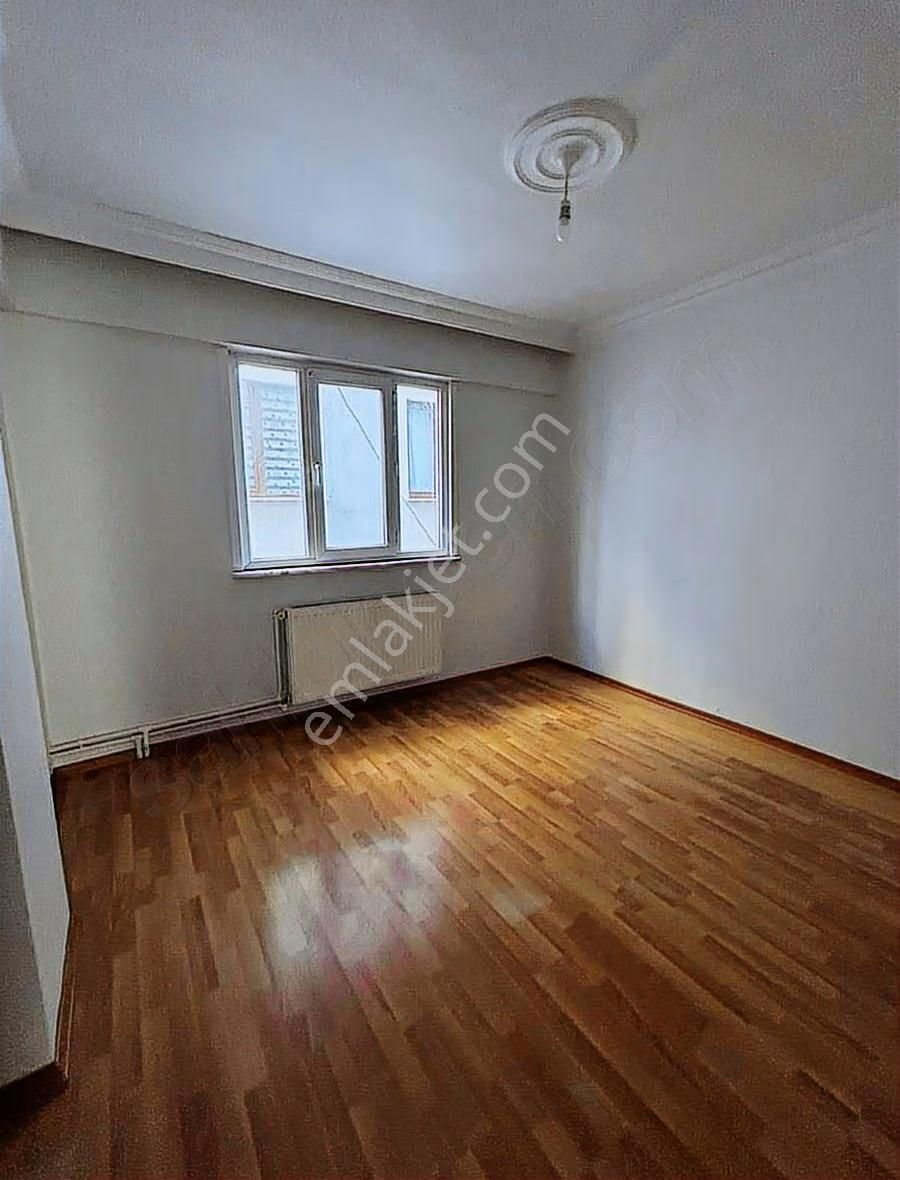 Bahçelievler'de 2+1 Satılık Daire - Görsel 2