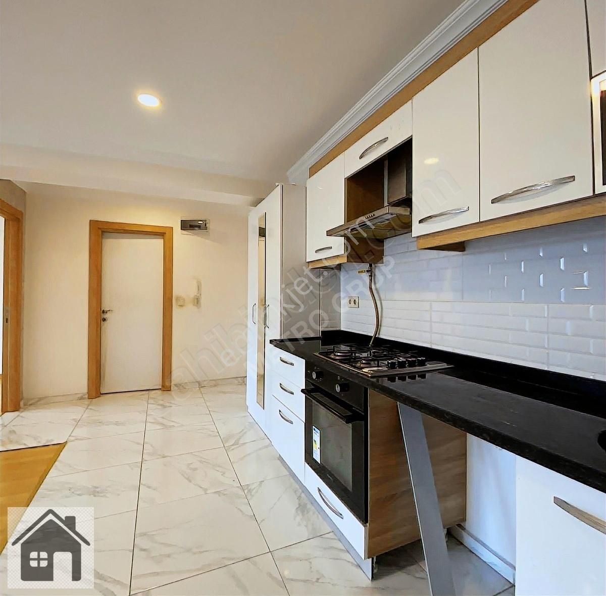 Cumhuriyet Mahallesin'de Harika Satılık 1+1 ( Kacmaz Fırsat ) - Görsel 26