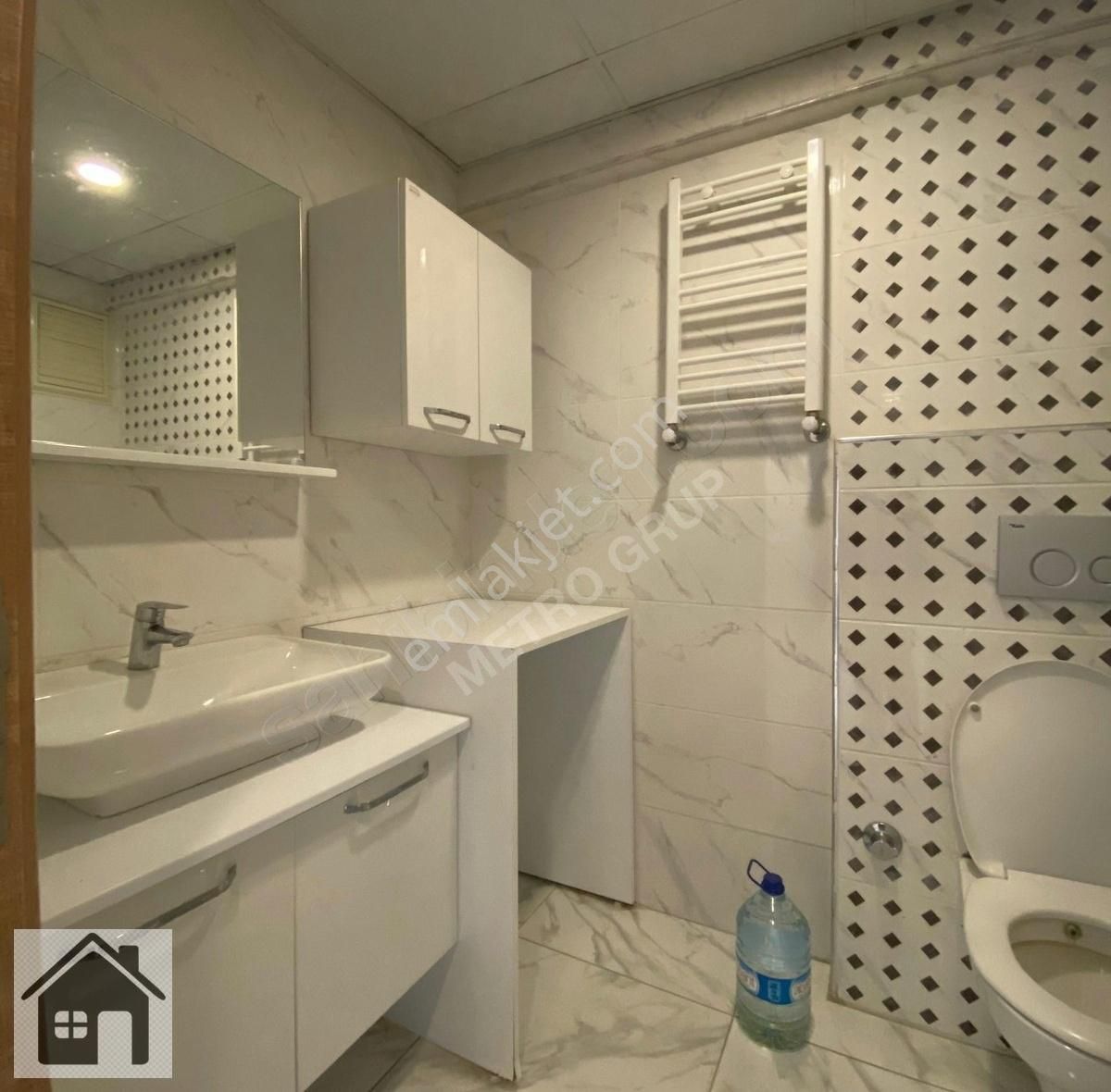 Cumhuriyet Mahallesin'de Harika Satılık 1+1 ( Kacmaz Fırsat ) - Görsel 21