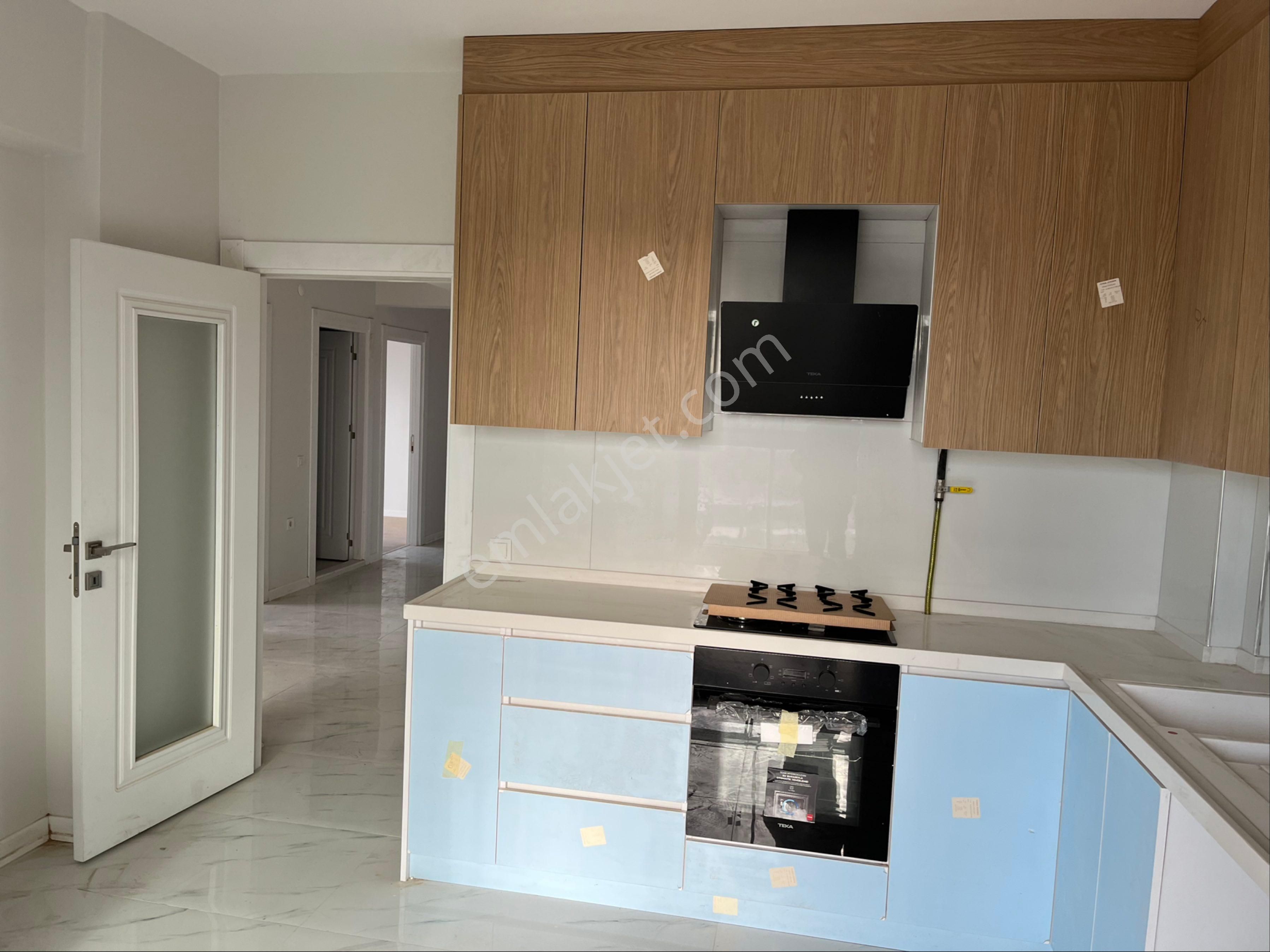 Bayraklı Mansuroğlu Mahalesinde Manzaralı Sıfır 3+1 - Görsel 8