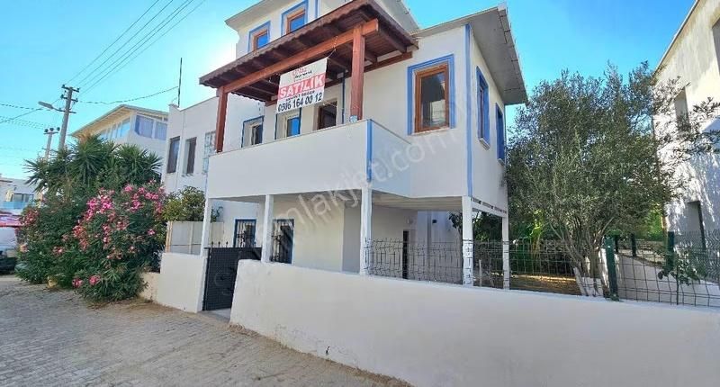 Gümüşlük Merkezde Müstakil Parselli, Bahçeli Ve Aidatsız 3+1