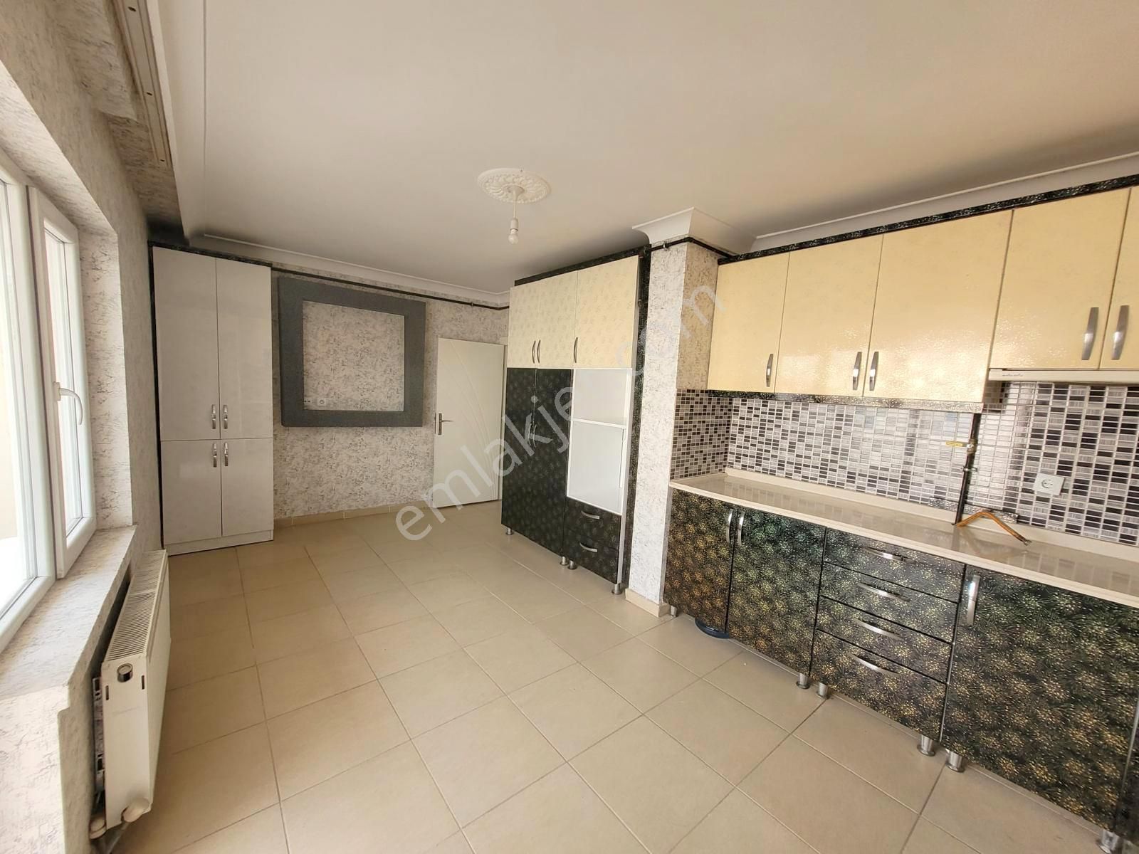 Hemdem Gayrimenkul'den Piyade'de Full Yapılı Ön Cephe Çift Girişli 4+1 Satılık Daire - Görsel 2