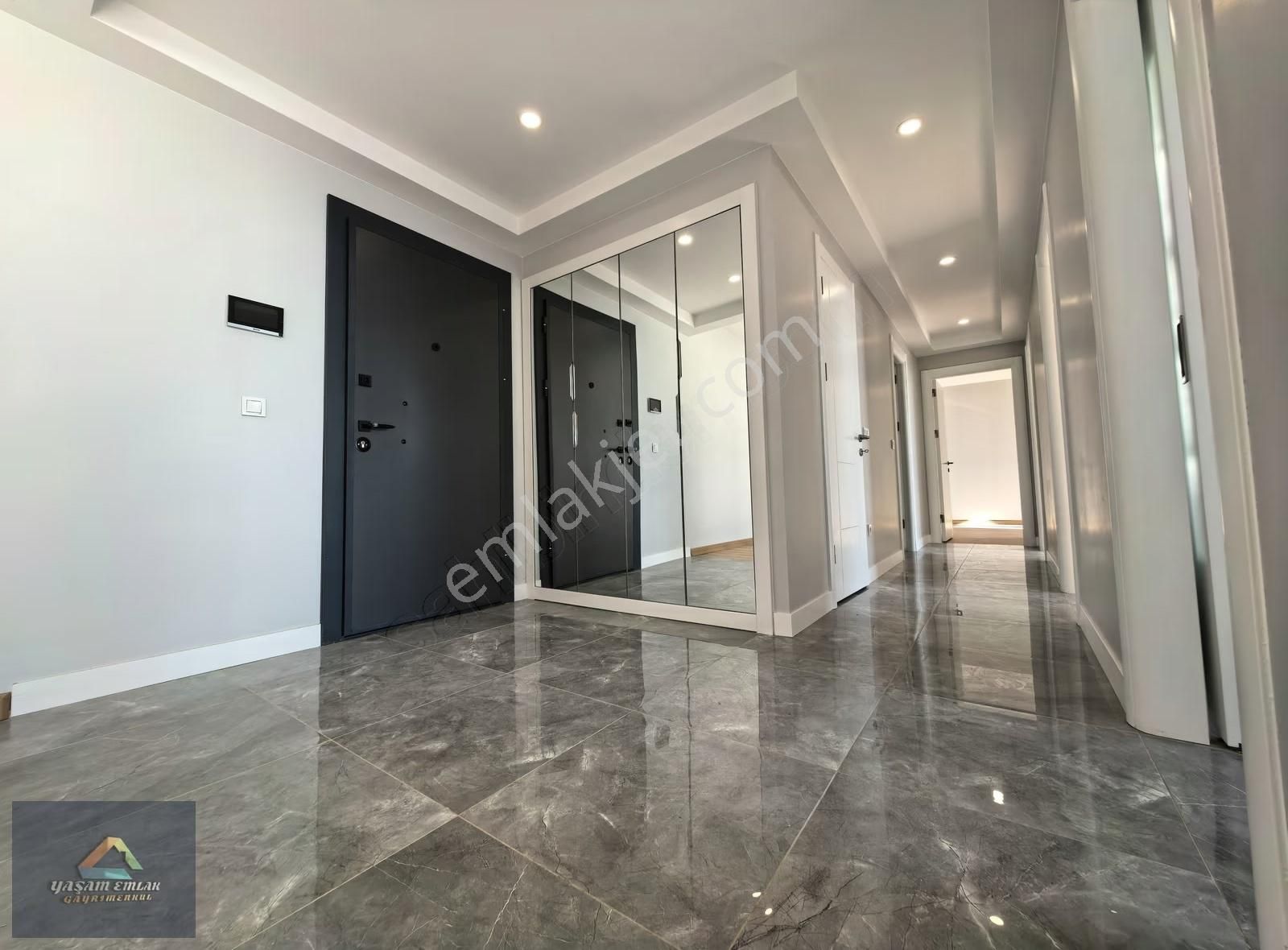 Yaşam'dan Siltaş Panorama'da 3,5+1 Ara Kat Deniz Manzaralı Daire