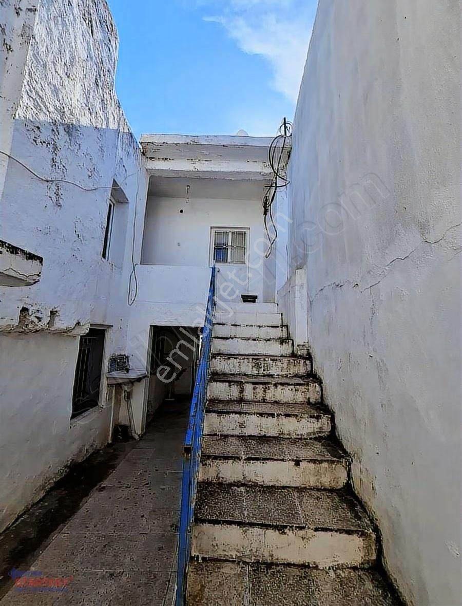 Startkey Pelit Yazı'da Satılık Bahceli Taş Ev - Görsel 4