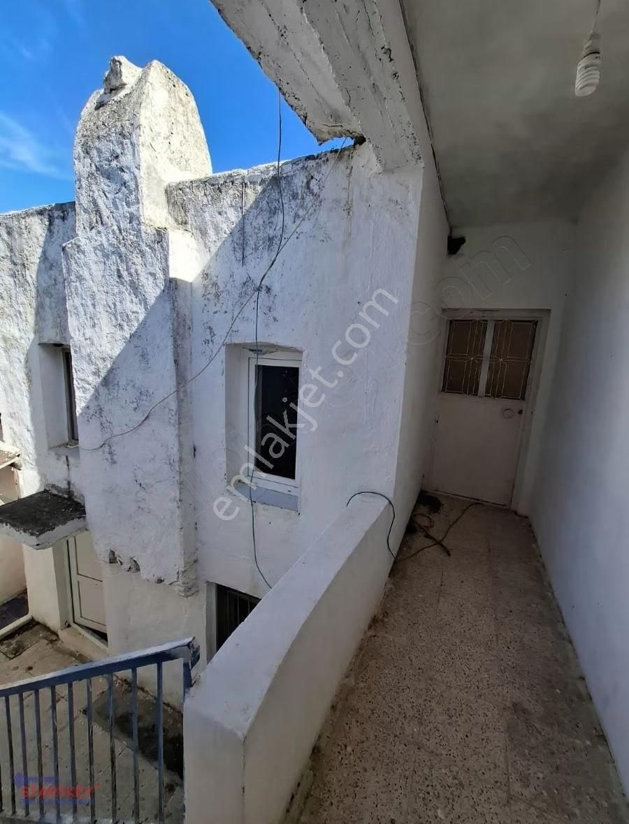 Startkey Pelit Yazı'da Satılık Bahceli Taş Ev - Görsel 13