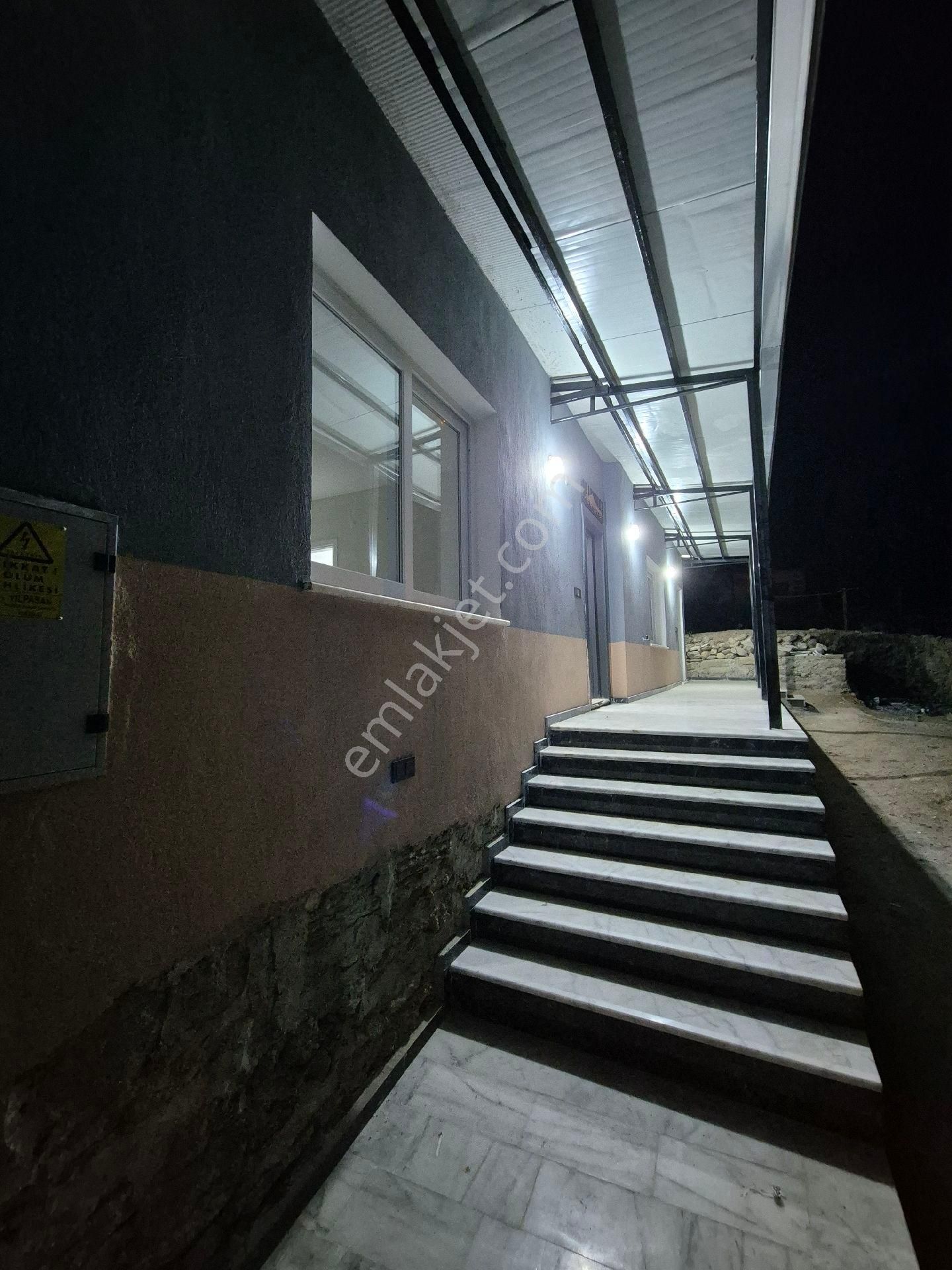 !!!.. 3+1 Müstakil Kiragarantili E.banyolu Klima Depo Kümes Tandır Mükemmel Ev - Görsel 25