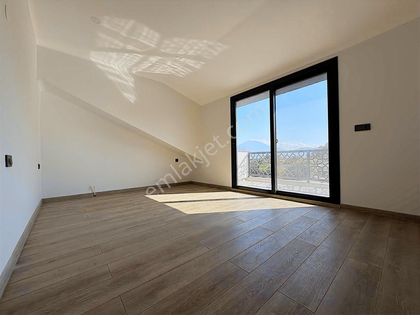 Karagedik Mah'de 5+1 Tam Müstakil Villa - Görsel 24