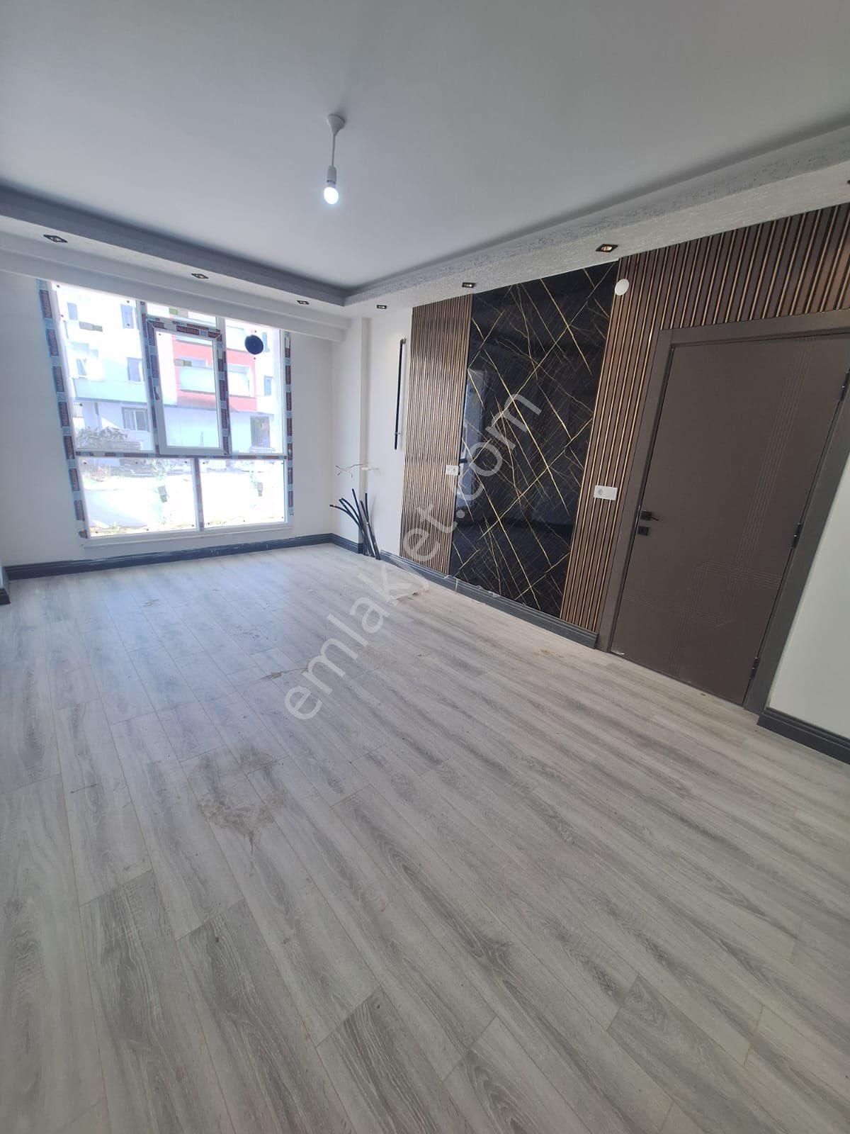 Bahçelievler 1+1 Ayrı Mutfaklı Ön Cephe Çevre Yoluna Beş Dakika - Görsel 3