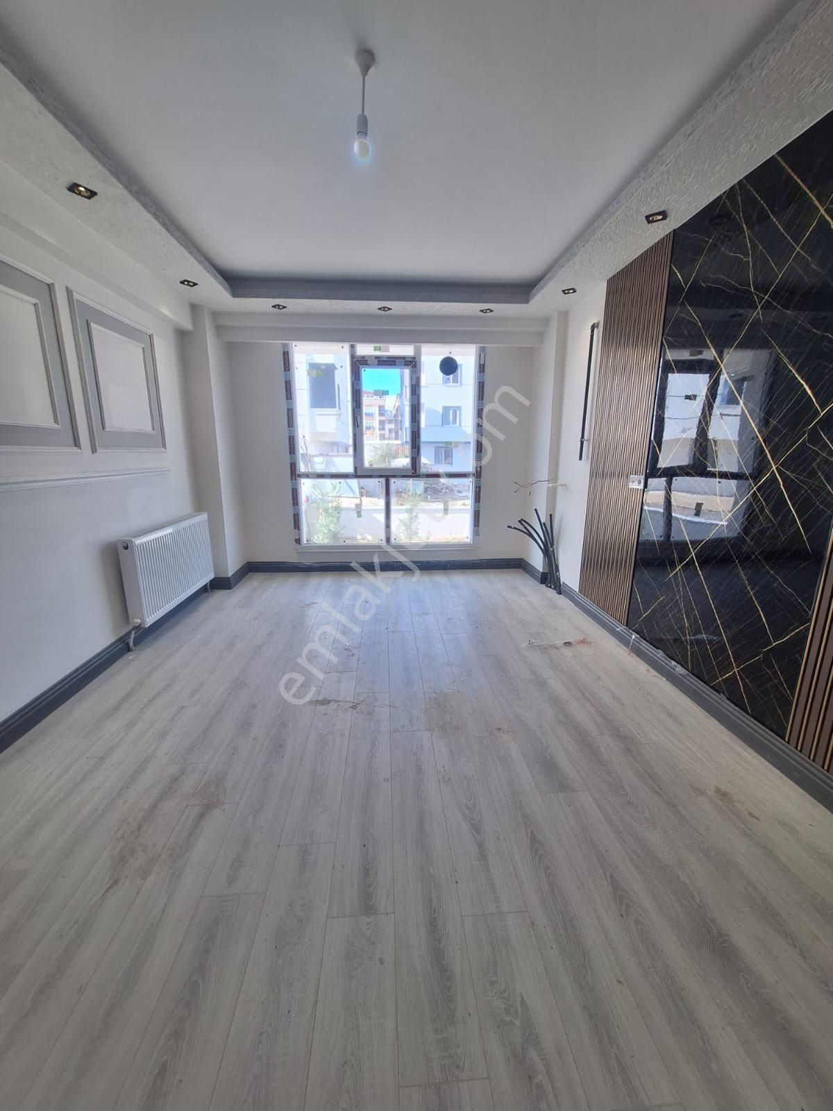 Bahçelievler 1+1 Ayrı Mutfaklı Ön Cephe Çevre Yoluna Beş Dakika - Görsel 2