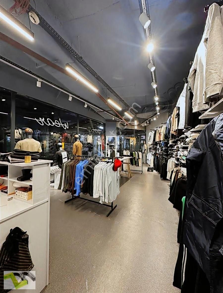 Samandıra Merkez'de Erkek Giyim - Görsel 6