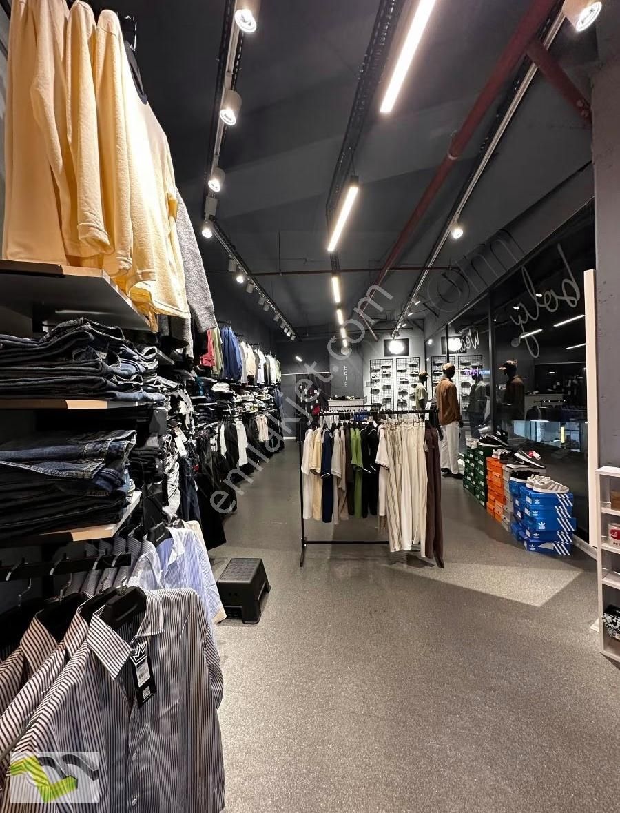 Samandıra Merkez'de Erkek Giyim - Görsel 5