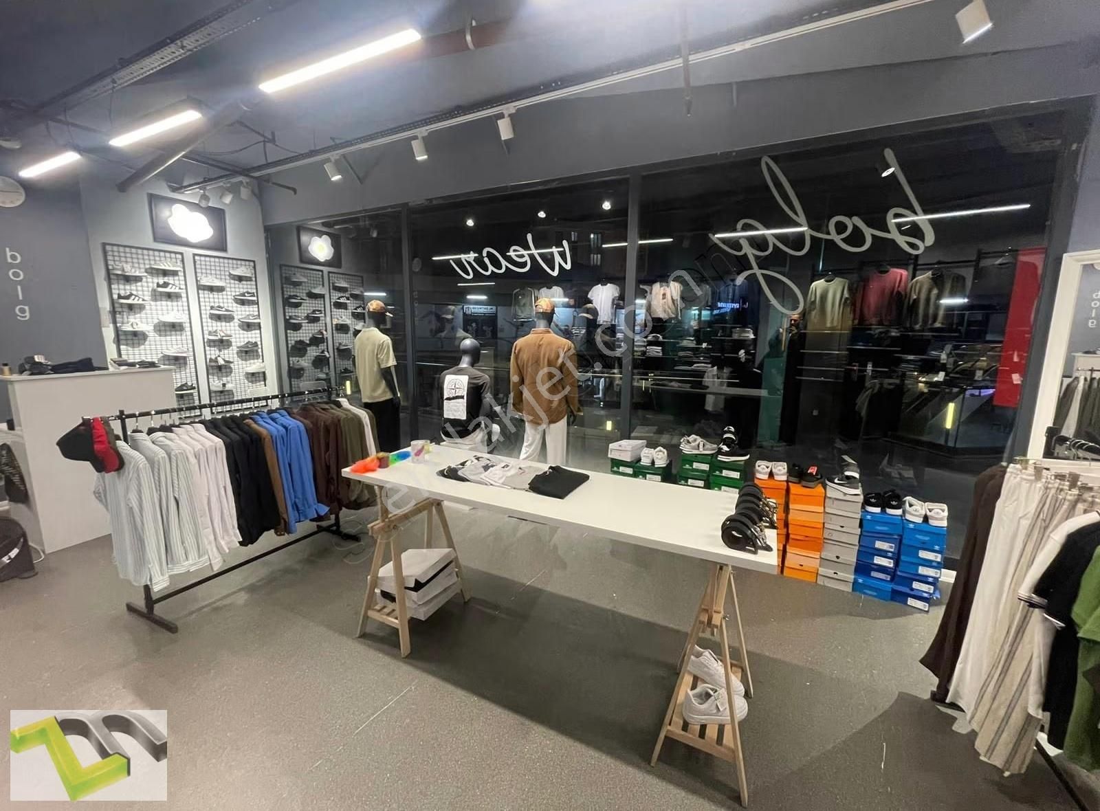 Samandıra Merkez'de Erkek Giyim