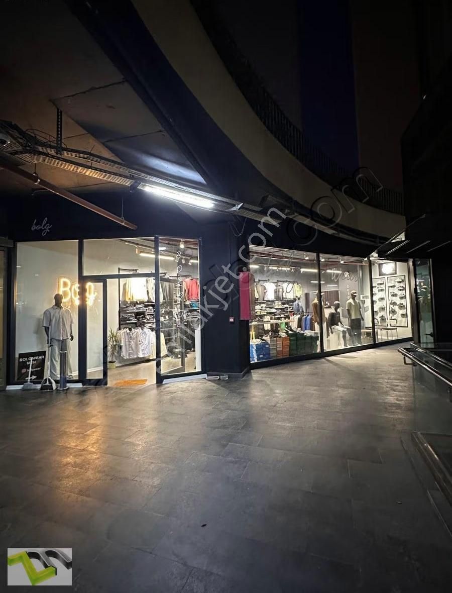 Samandıra Merkez'de Erkek Giyim - Görsel 3