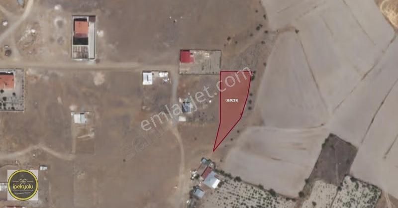 İpekyolu Gayrimenkulden Adaören 1102 M2 Satılık Arsa