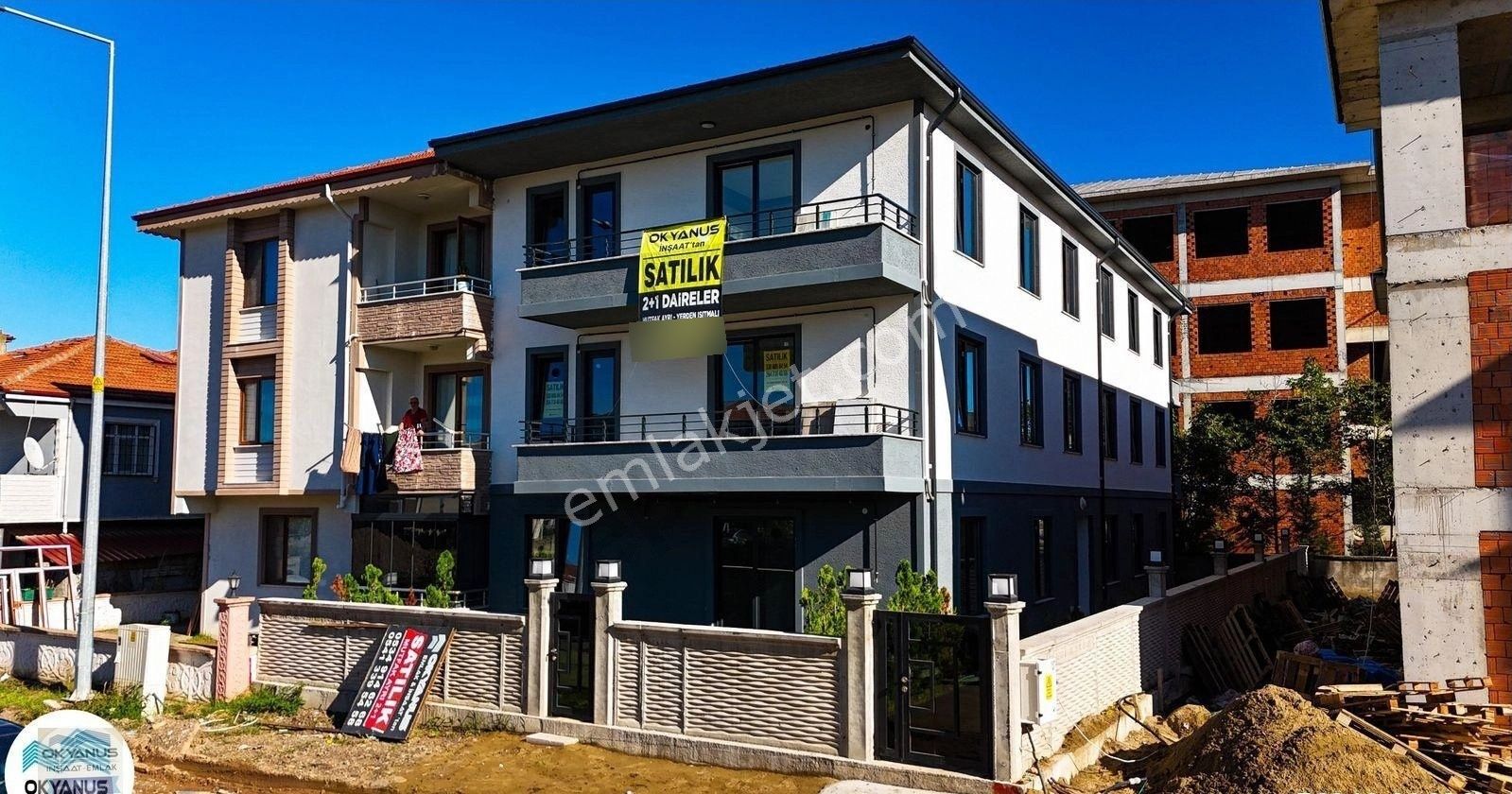 Karasuda Merkezi Konumda Mutfak Ayrı Lüks 2+1 Satılık Daire