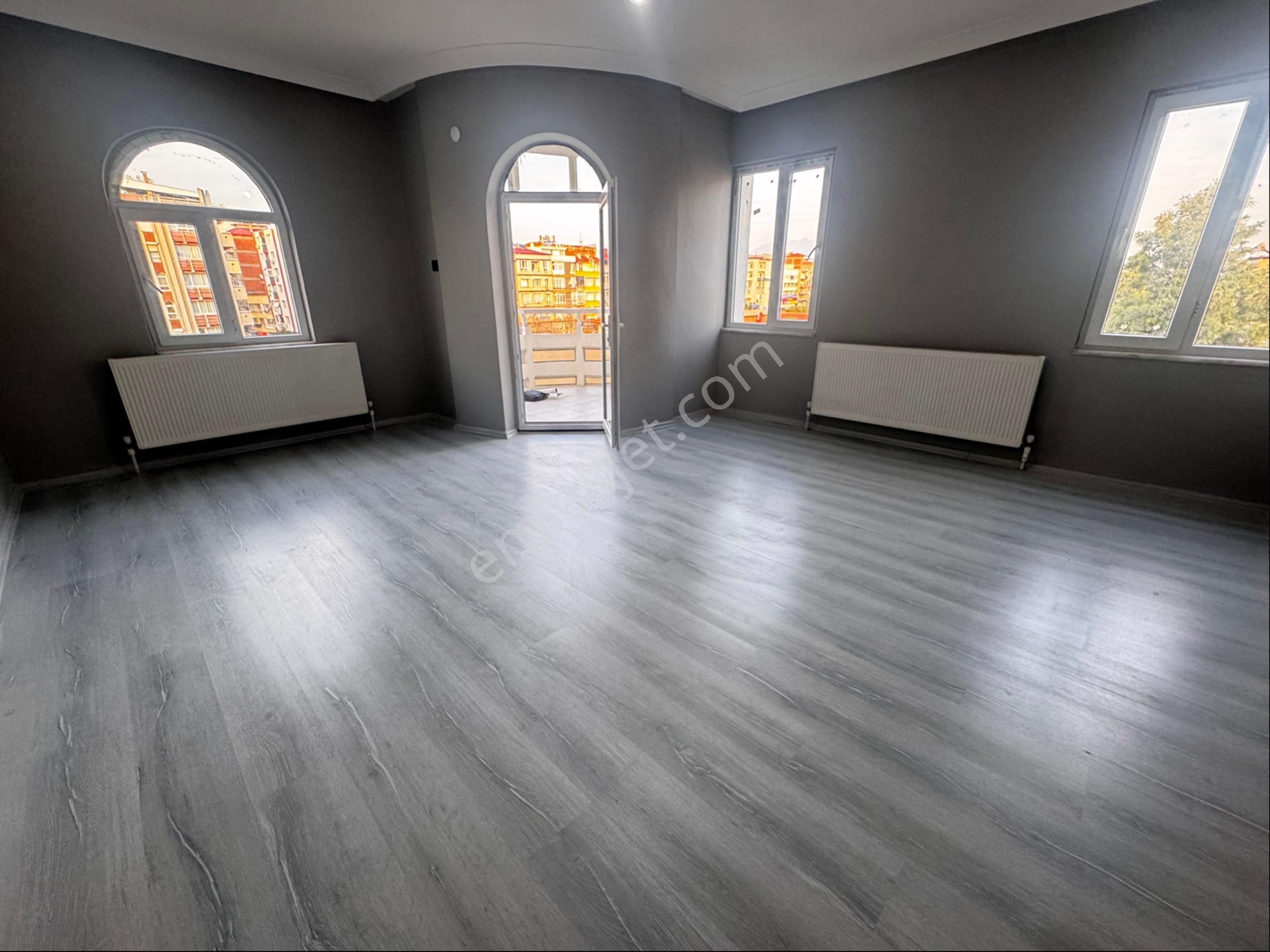 Cadde Üzeri Satılık Doğalgazlı Daire - Görsel 30