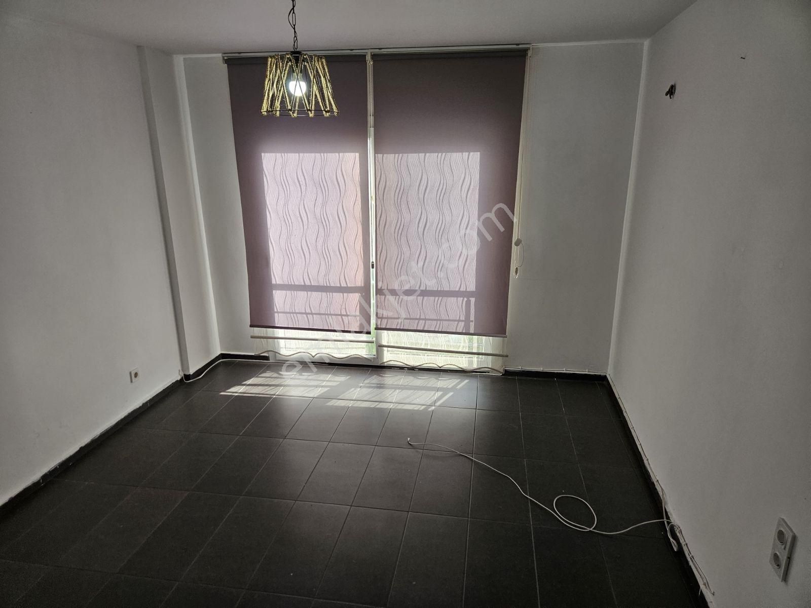 Kuşadasında Havuzlu Sitede Güvenlikli Boş Daire Bahçeli 2+1 - Görsel 19