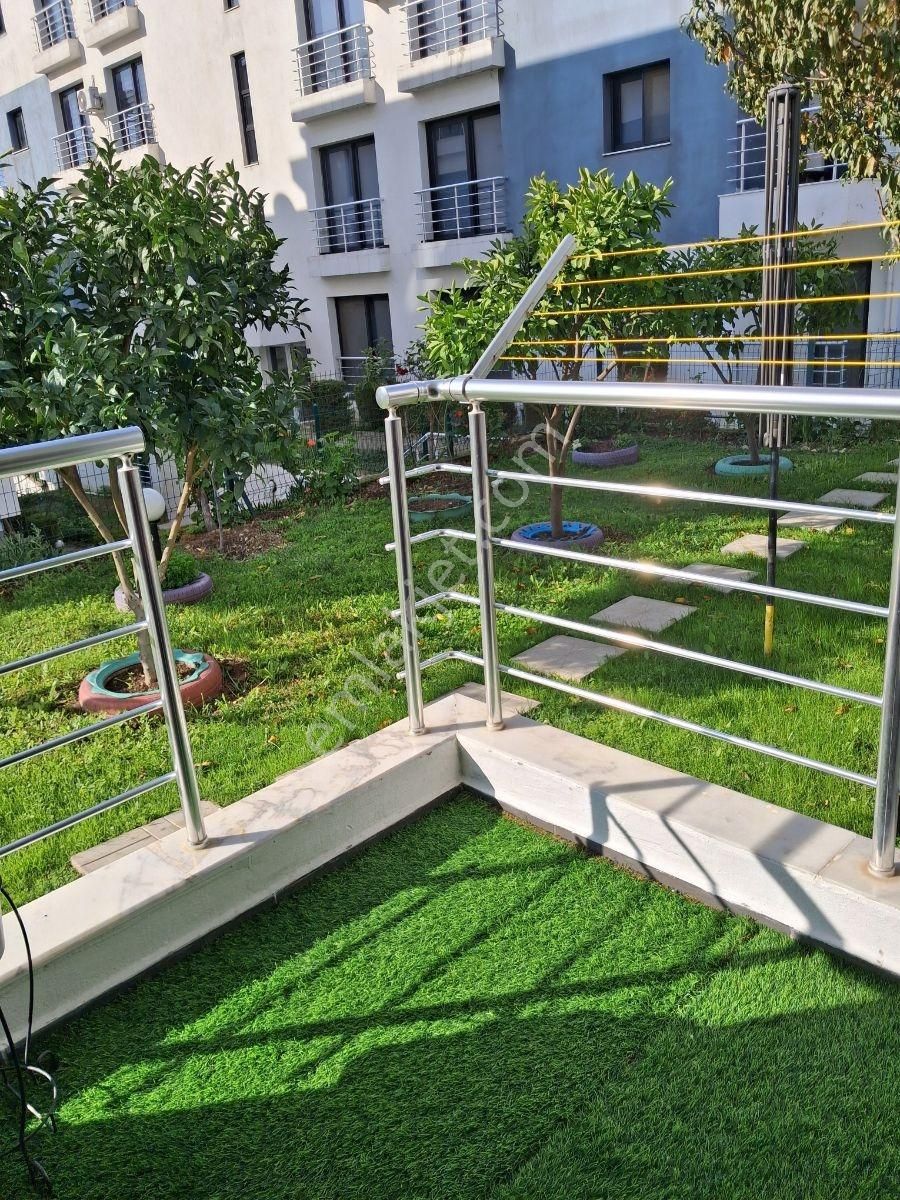 Kuşadasında Havuzlu Sitede Güvenlikli Boş Daire Bahçeli 2+1 - Görsel 21