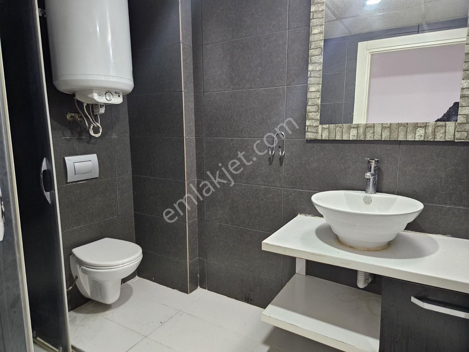 Kuşadasında Havuzlu Sitede Güvenlikli Boş Daire Bahçeli 2+1 - Görsel 7