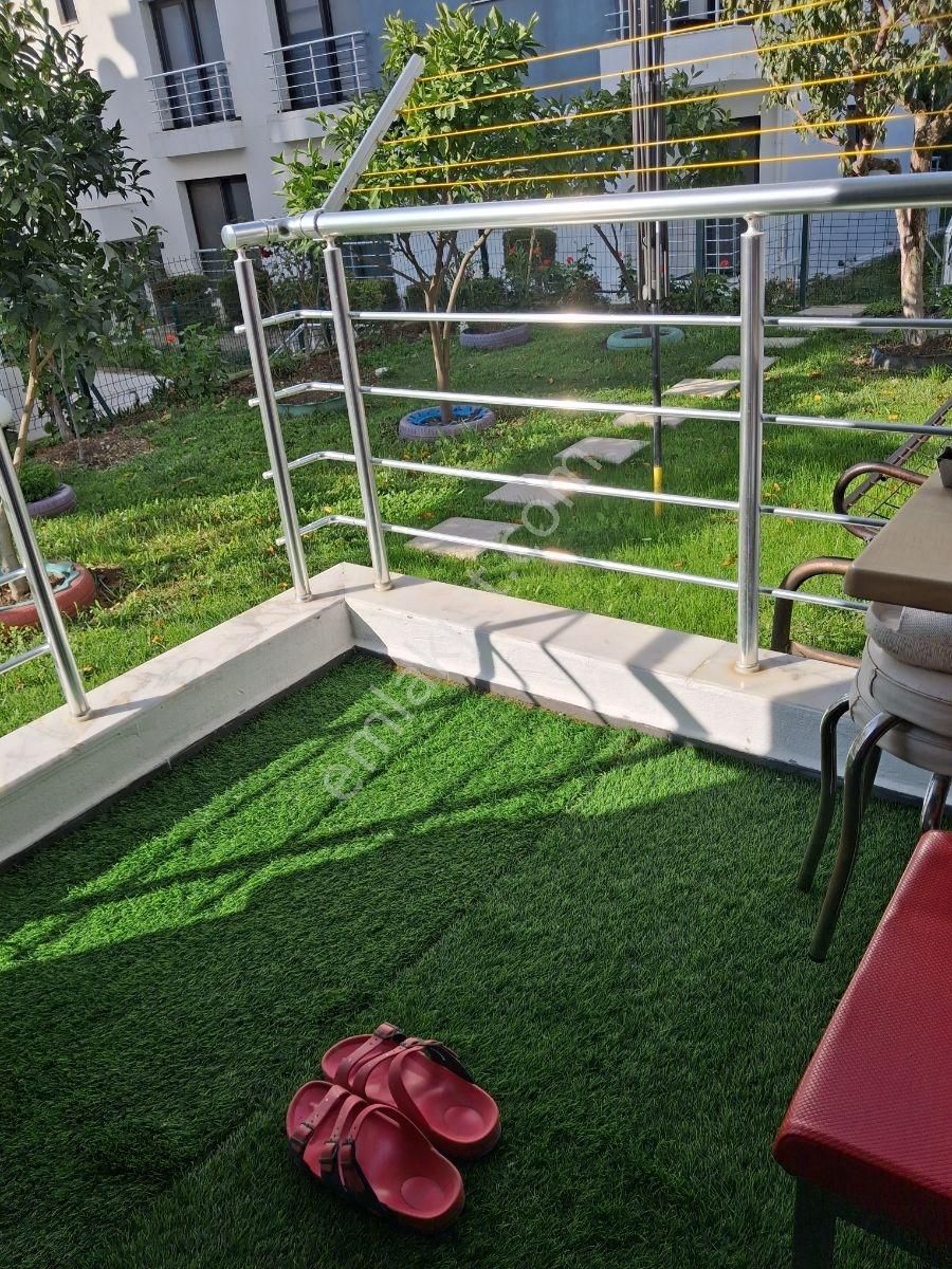 Kuşadasında Havuzlu Sitede Güvenlikli Boş Daire Bahçeli 2+1 - Görsel 23