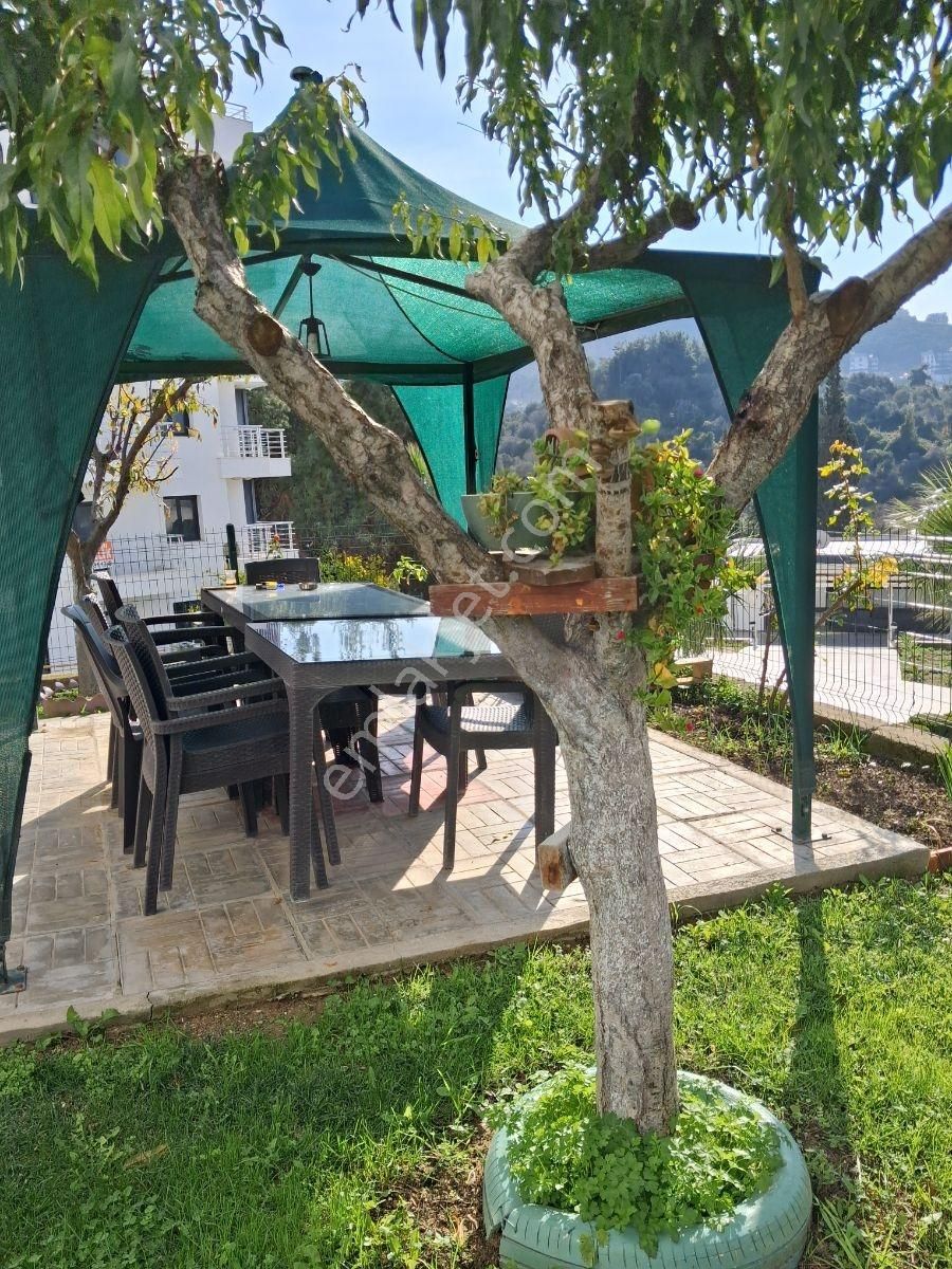 Kuşadasında Havuzlu Sitede Güvenlikli Boş Daire Bahçeli 2+1 - Görsel 31