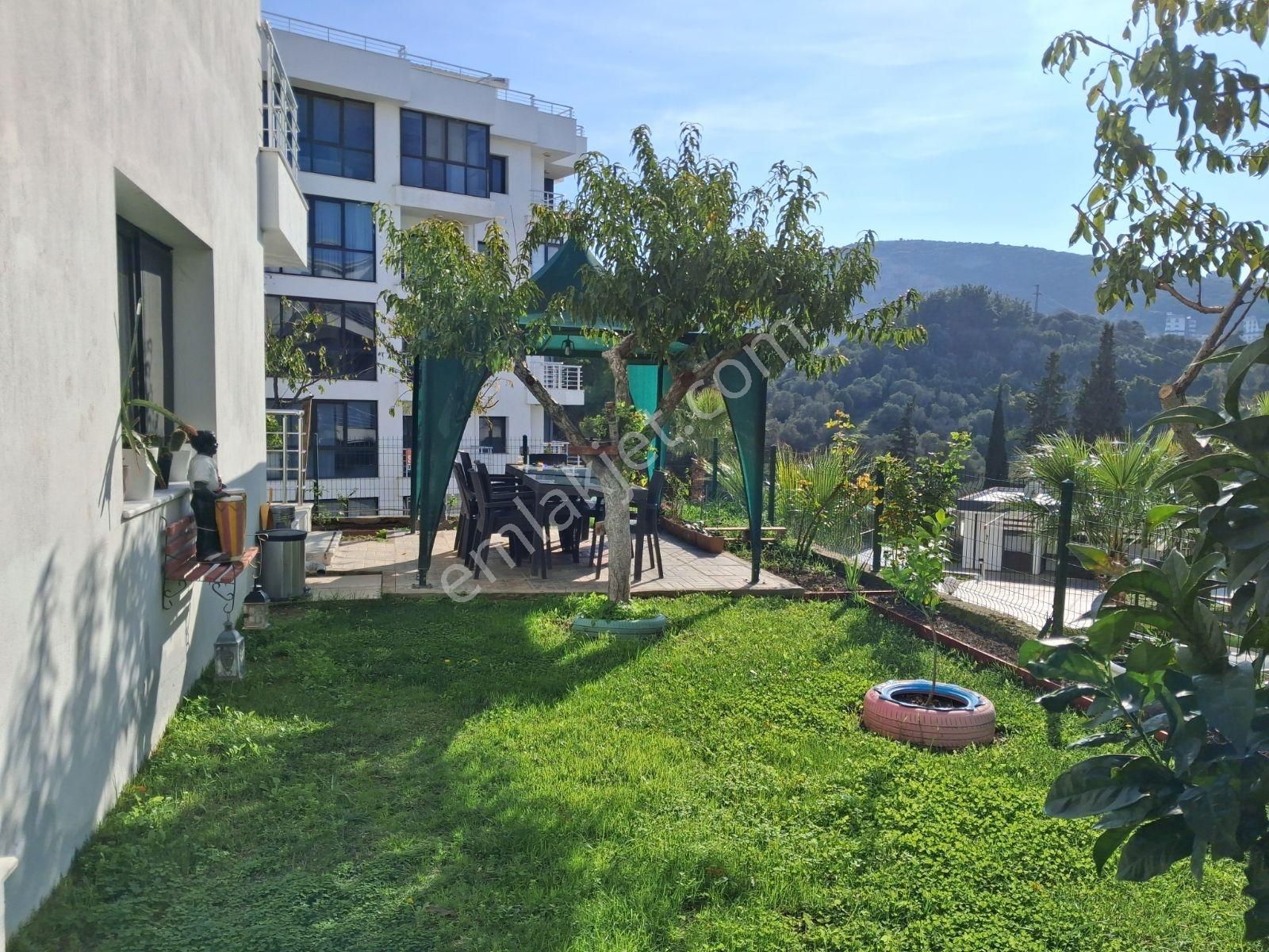 Kuşadasında Havuzlu Sitede Güvenlikli Boş Daire Bahçeli 2+1 - Görsel 25