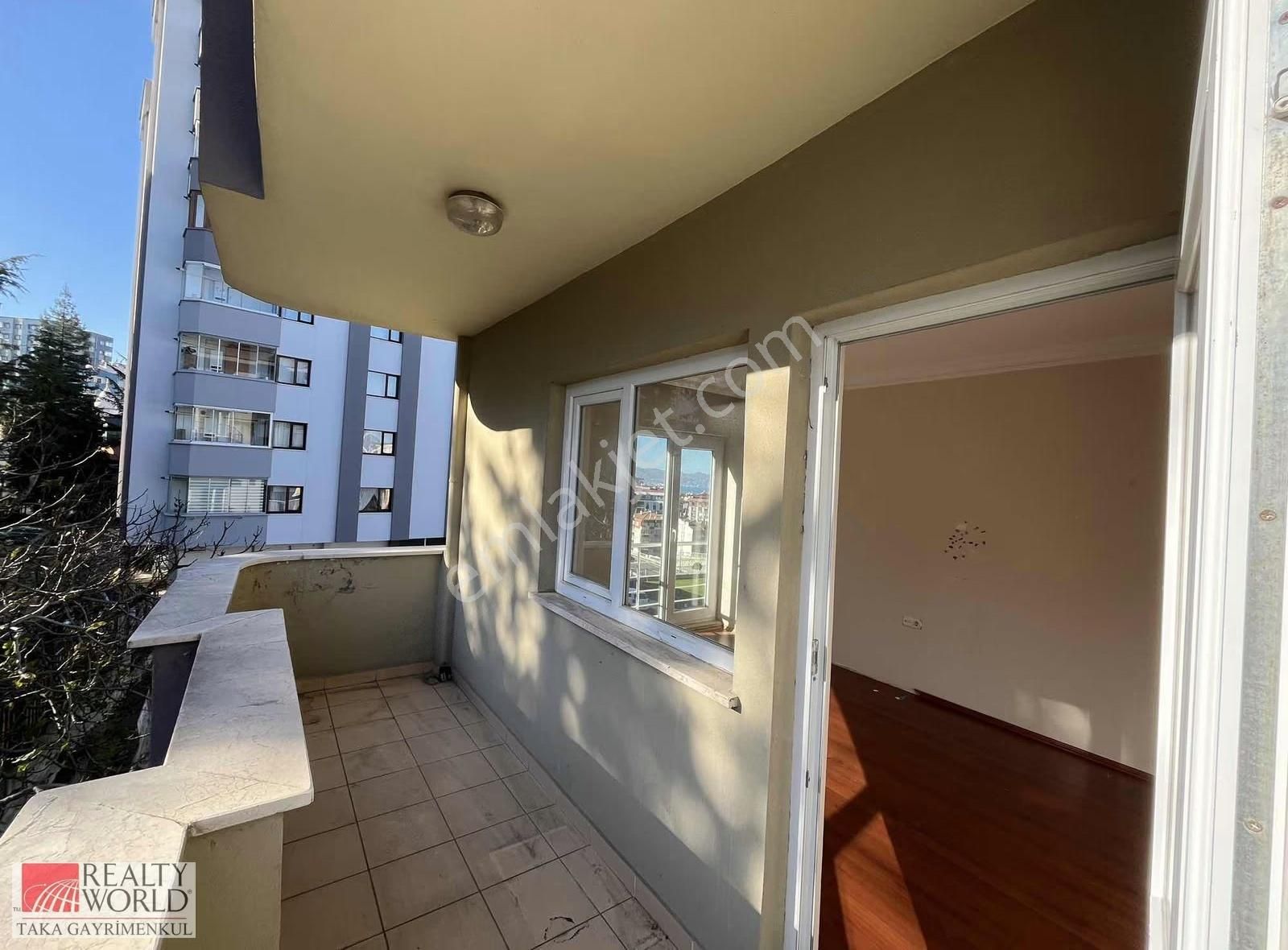 Erdoğdu Mahallesinde Merkezi Konumda Asansörlü Kiralık Geniş 3+1 - Görsel 16