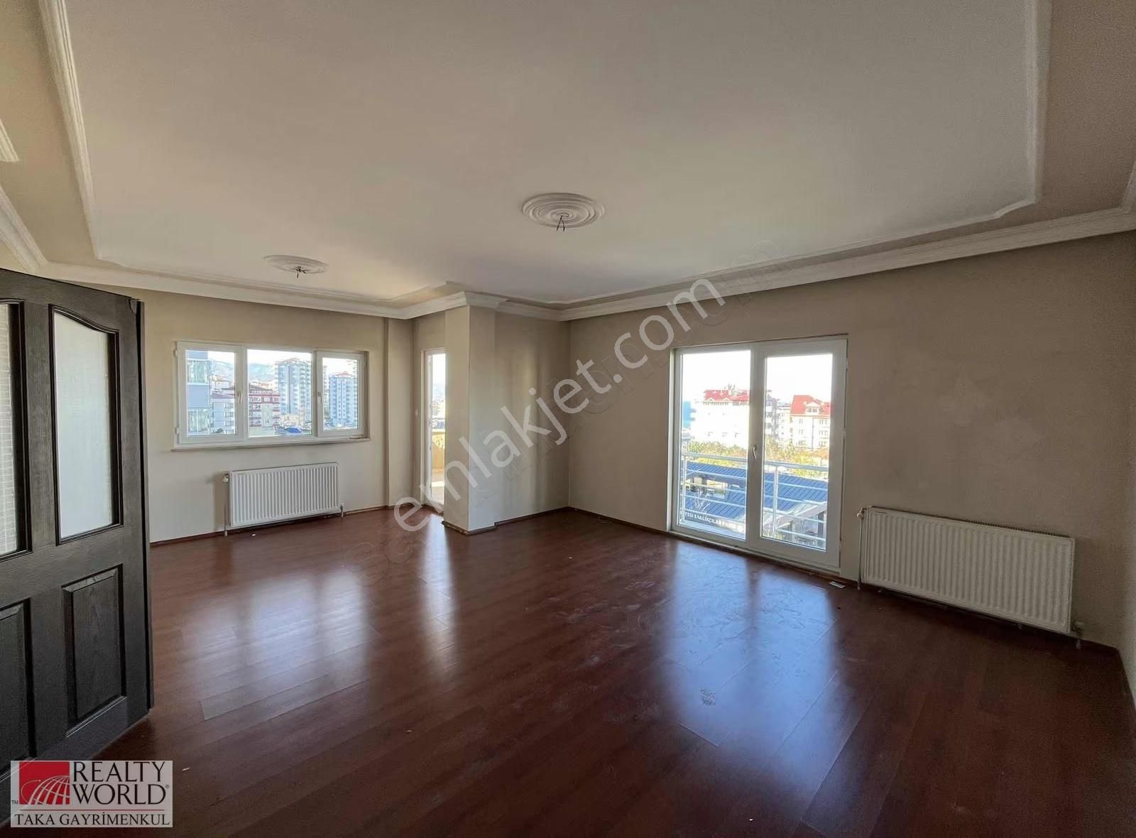 Erdoğdu Mahallesinde Merkezi Konumda Asansörlü Kiralık Geniş 3+1 - Görsel 20