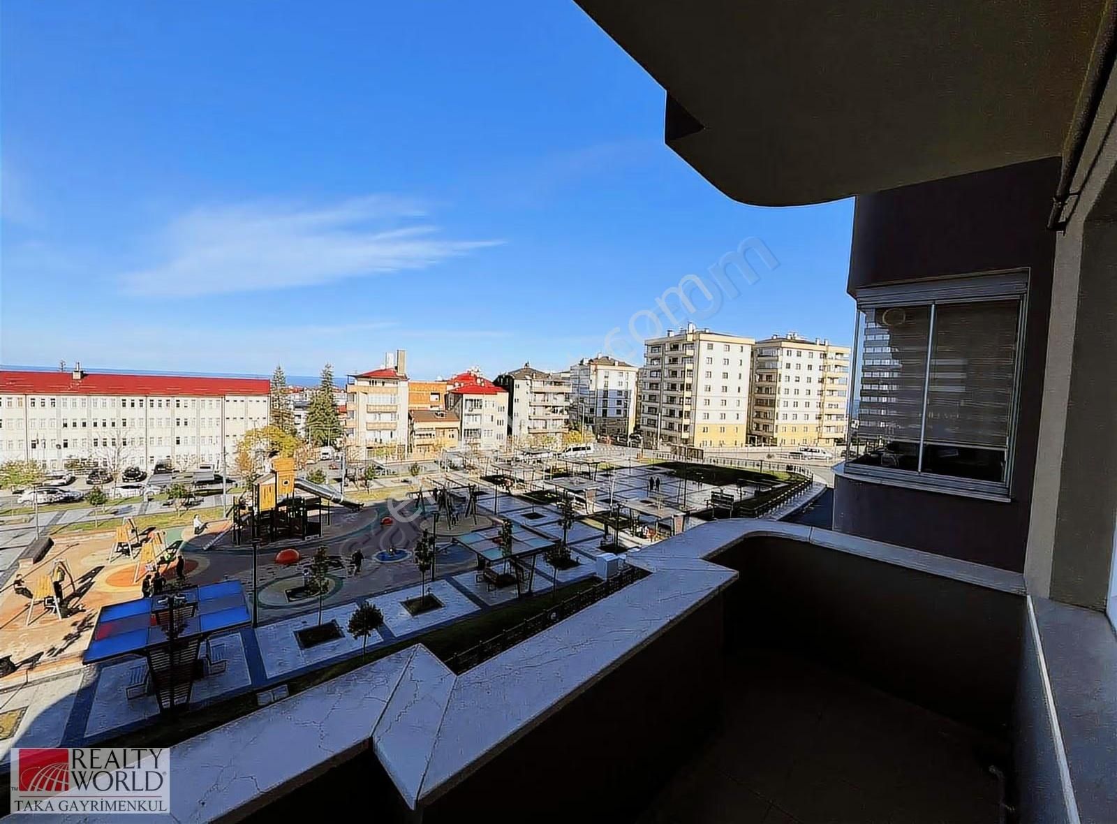 Erdoğdu Mahallesinde Merkezi Konumda Asansörlü Kiralık Geniş 3+1 - Görsel 11