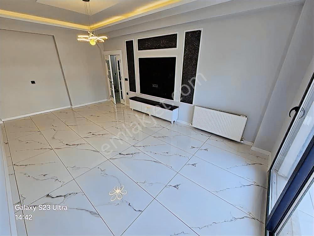 Eu Gayrimenkulden Girişinde Oda Denize Yakın 4+1 Villa - Görsel 31