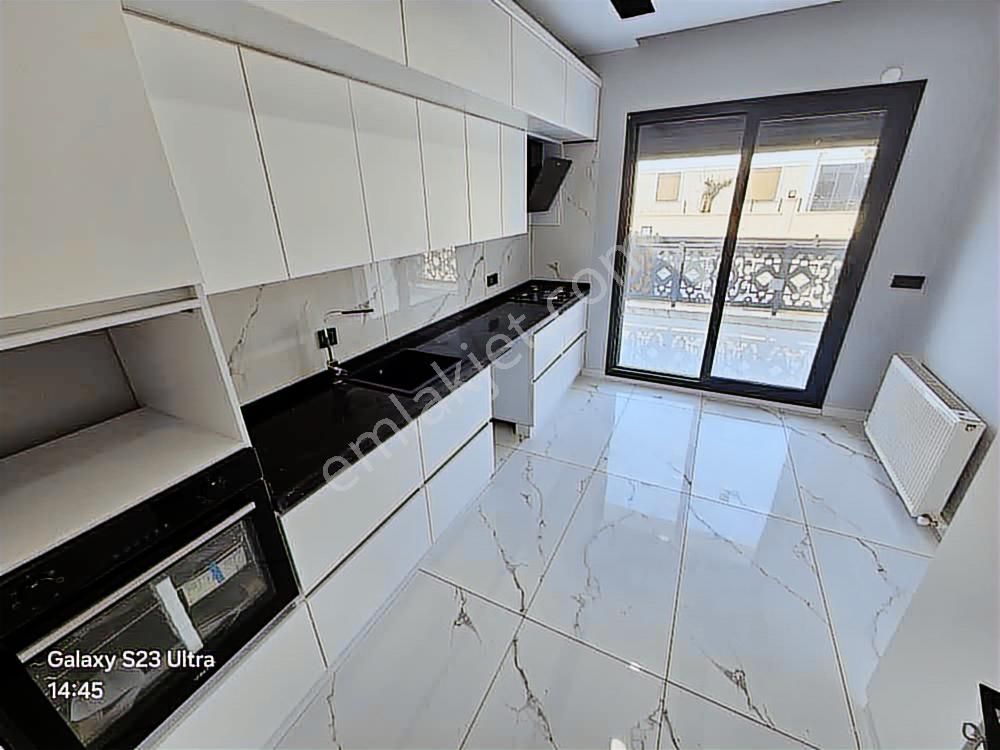 Eu Gayrimenkulden Girişinde Oda Denize Yakın 4+1 Villa - Görsel 34