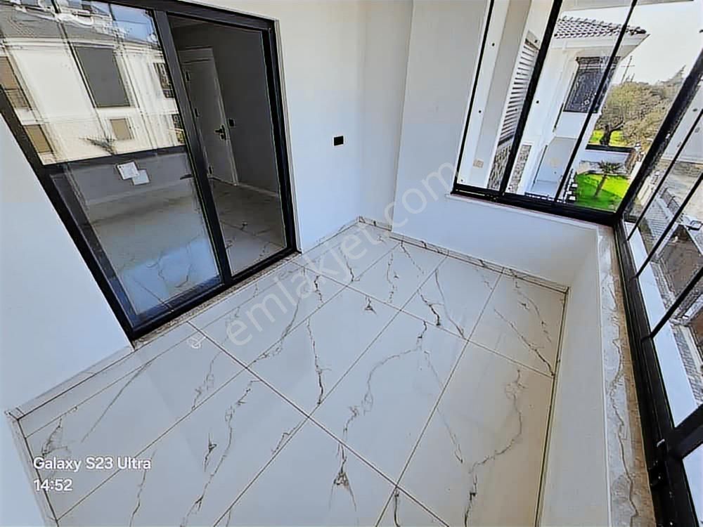 Eu Gayrimenkulden Girişinde Oda Denize Yakın 4+1 Villa - Görsel 6