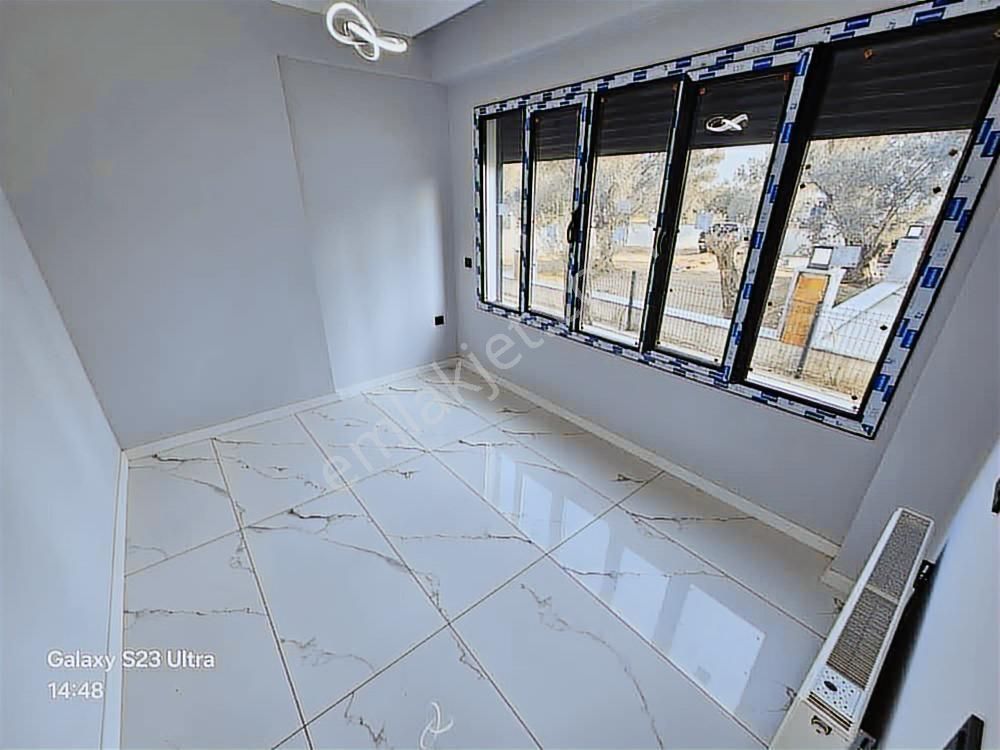 Eu Gayrimenkulden Girişinde Oda Denize Yakın 4+1 Villa - Görsel 21