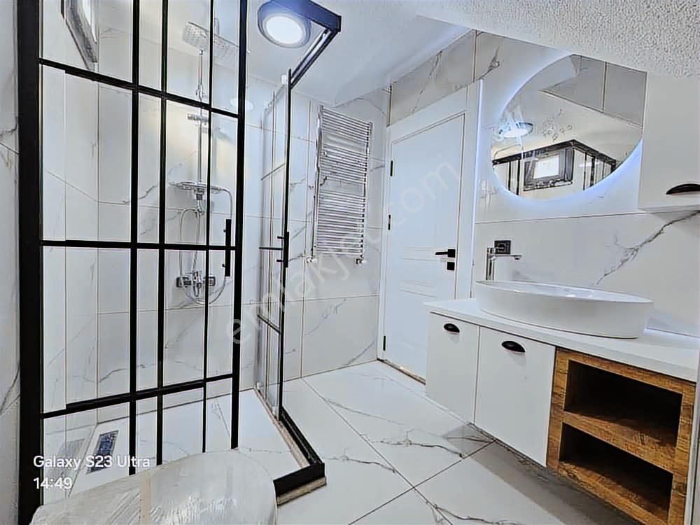 Eu Gayrimenkulden Girişinde Oda Denize Yakın 4+1 Villa - Görsel 32