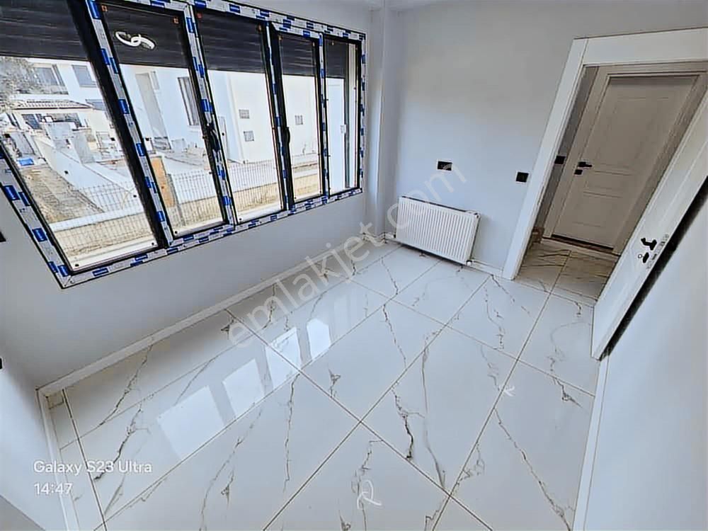 Eu Gayrimenkulden Girişinde Oda Denize Yakın 4+1 Villa - Görsel 20