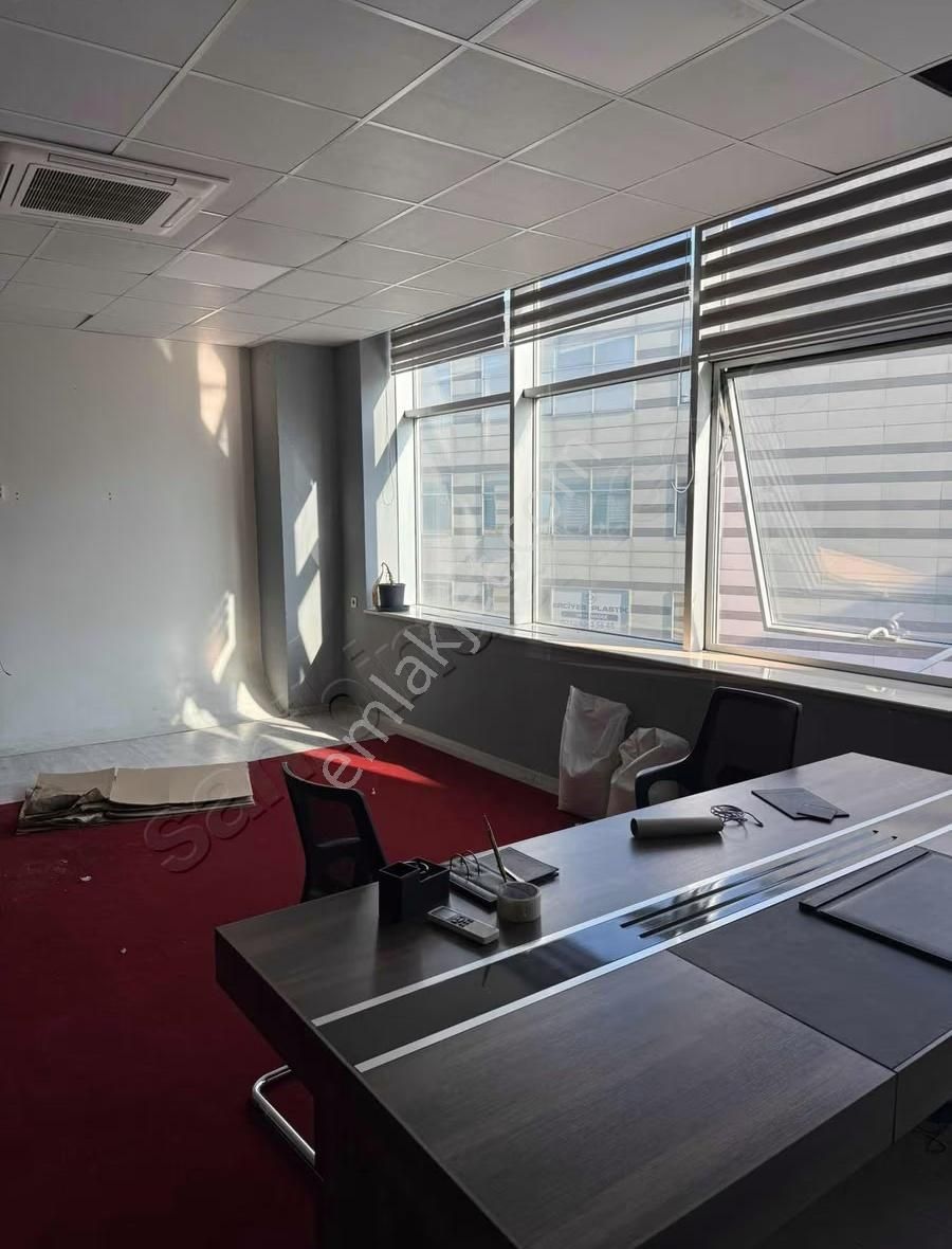 İkitelli Org.san.bölg İpkas İş Merkezinde 70 M2 Kiralık Ofis