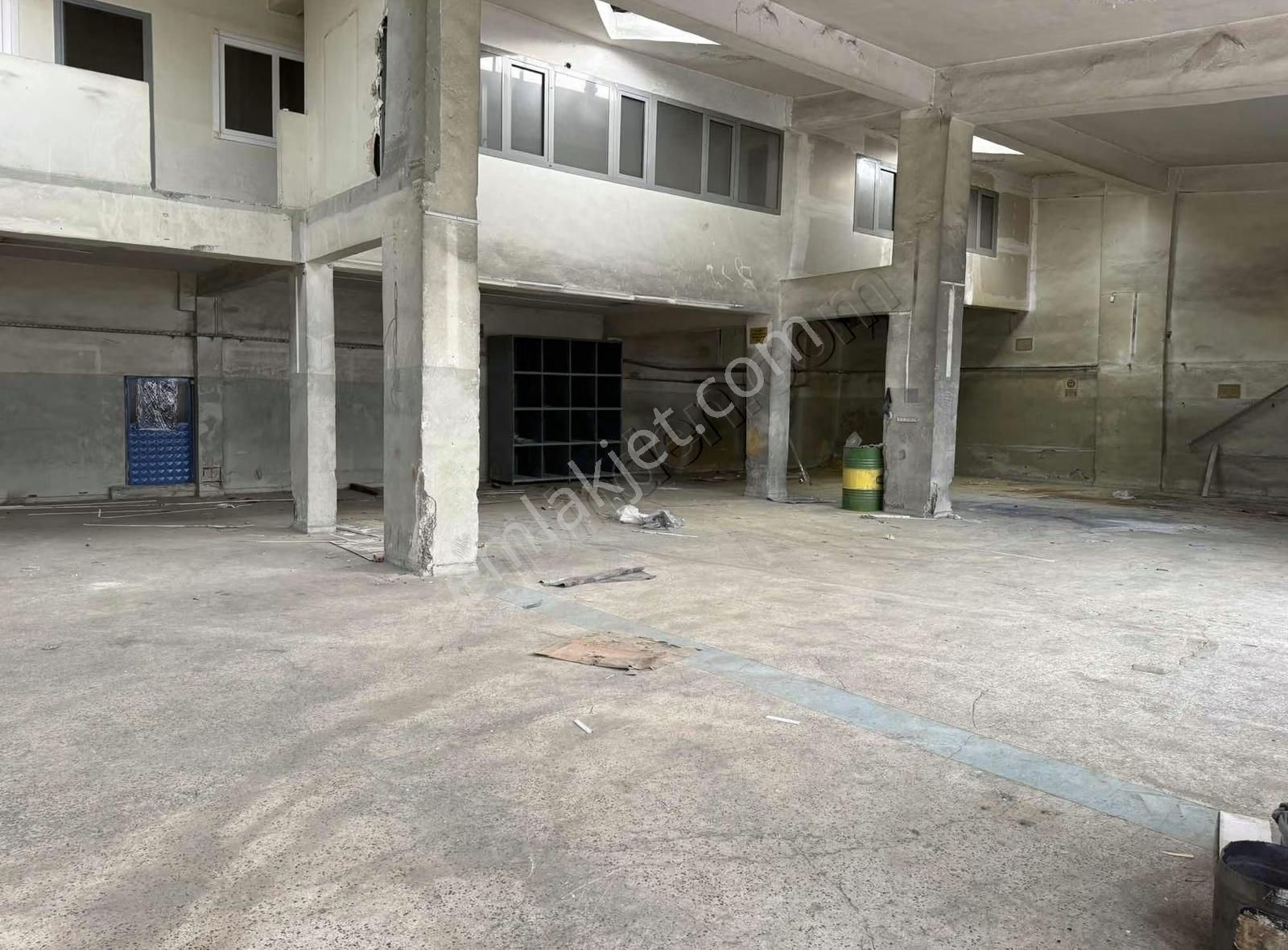 Esenler San. Sitesinde Kiralık 480 M2 Köşe Başı İşyeri. - Görsel 4