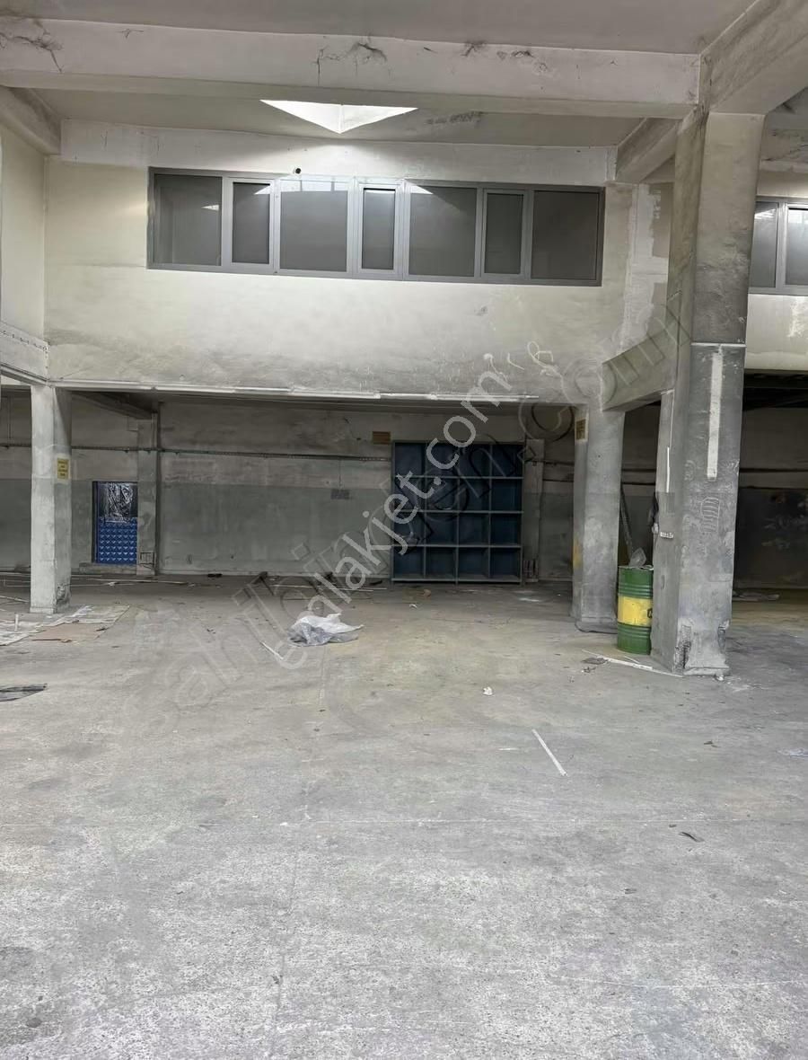 Esenler San. Sitesinde Kiralık 480 M2 Köşe Başı İşyeri. - Görsel 3