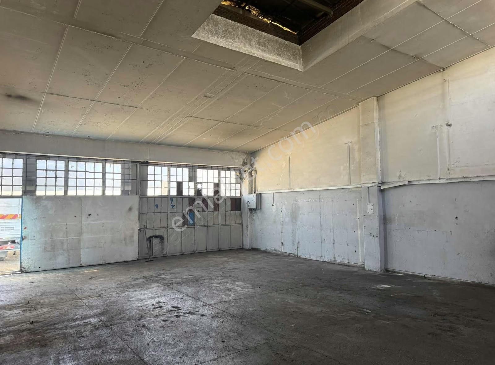 İkitelli Atatürk Oto San.sit Köşeye Yakın Kiralık İşyeri - Görsel 3